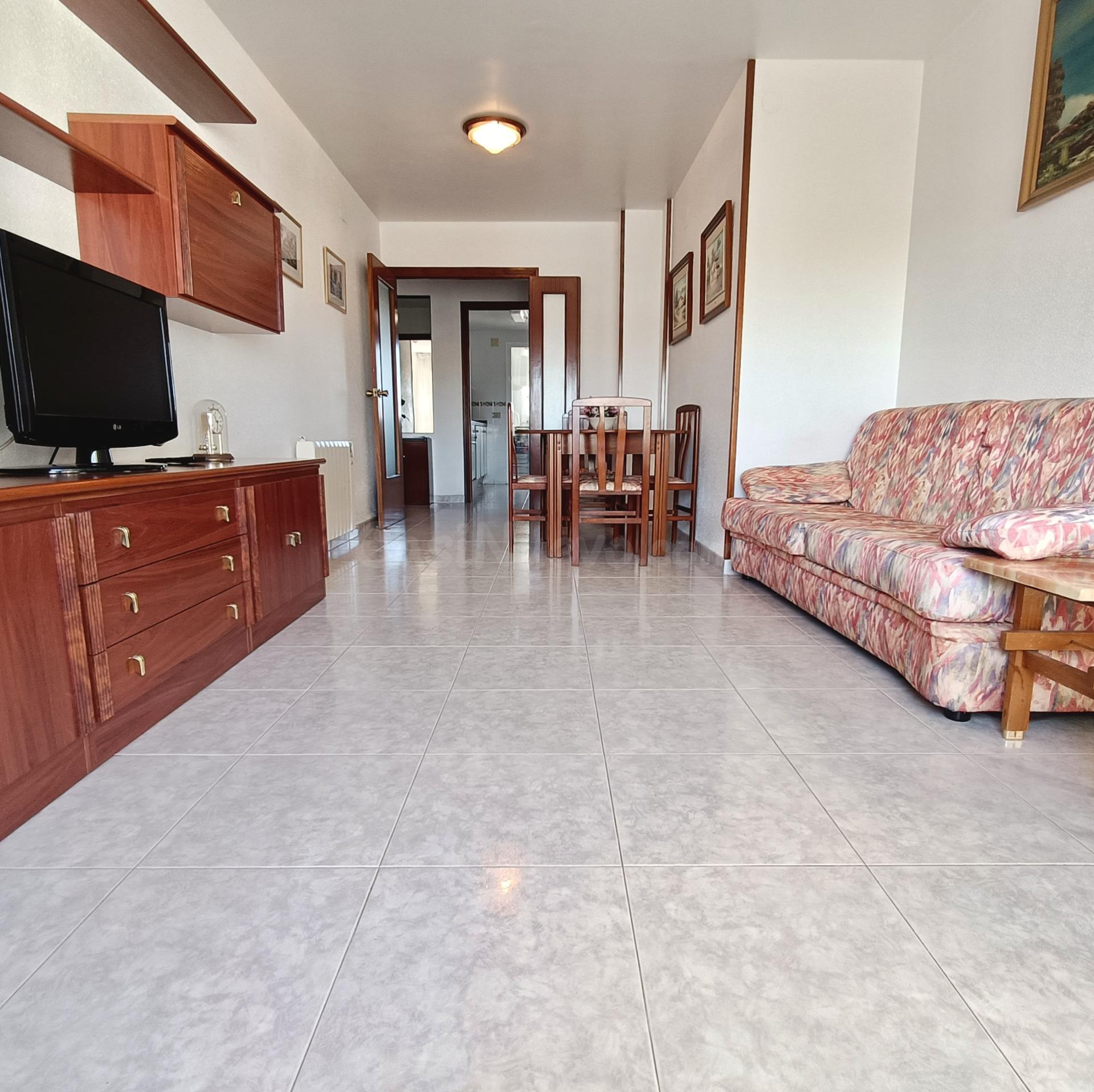 MAGNÍFICO PISO DE TRES DORMITORIOS Y DOS BAÑOS, CON PARKING Y TRASTERO