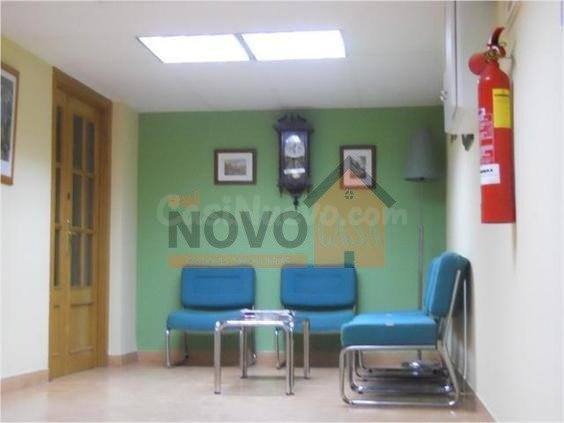 Local comercial 400m² en venta - Área de Silla