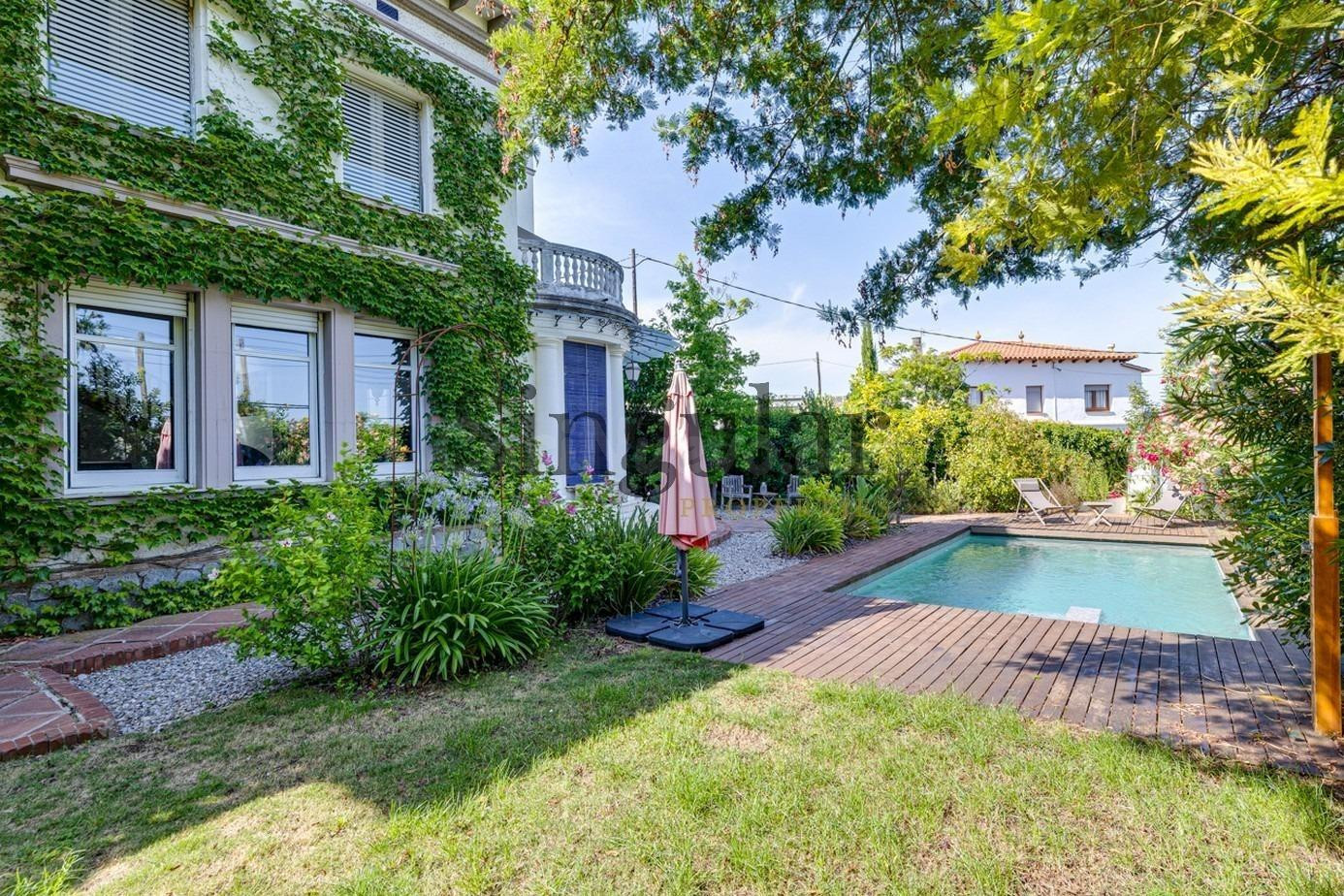 Villa Modernista exclusiva con Torreón Histórico, Piscina y 