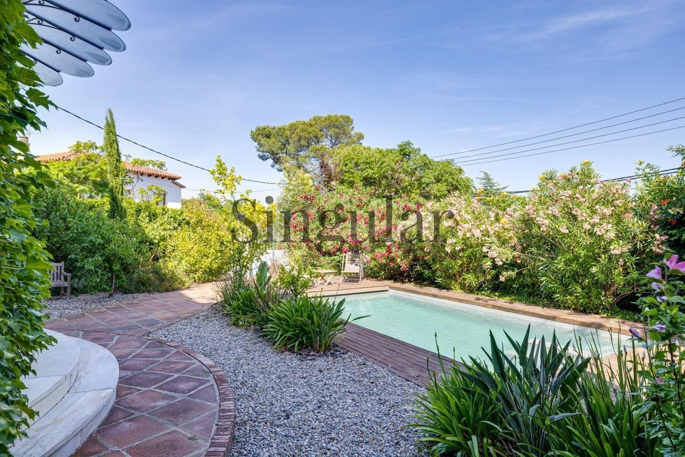 Villa Modernista exclusiva con Torreón Histórico, Piscina y  - foto 5