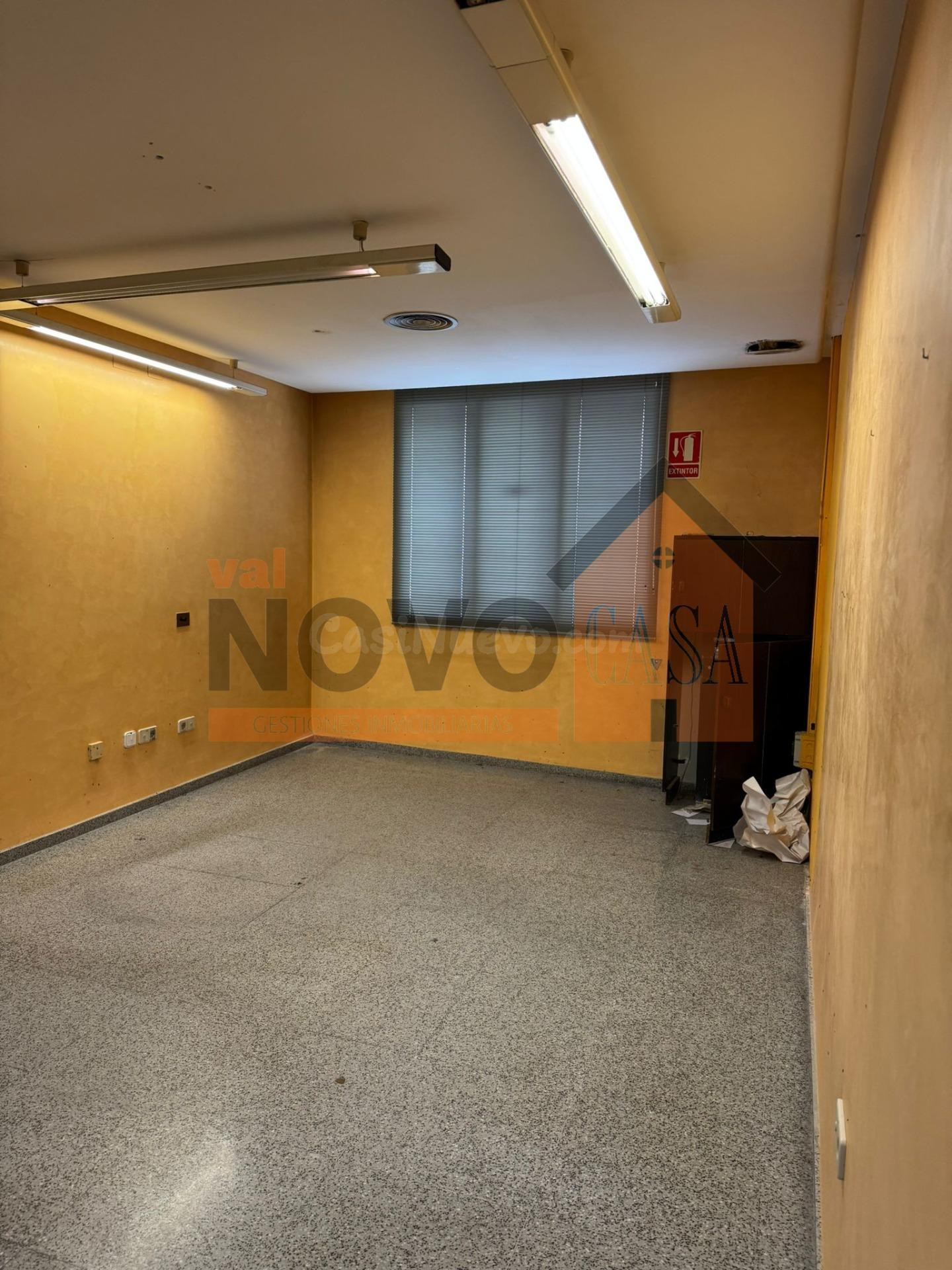 Local comercial 3 habitaciones 222m² en alquiler - Comunidad - foto 2