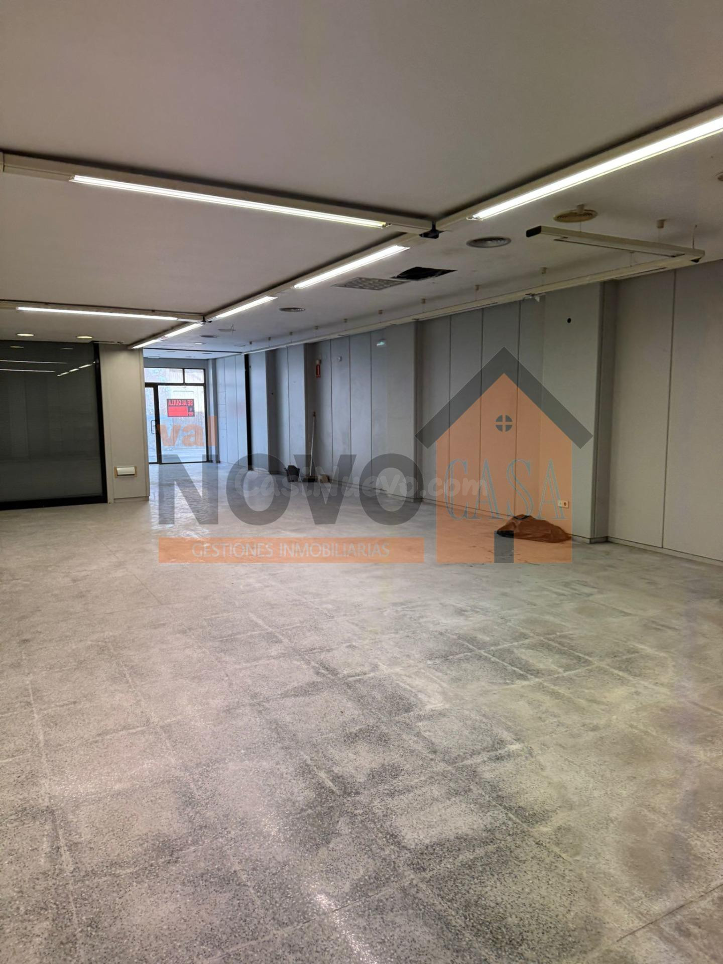 Local comercial 3 habitaciones 222m² en alquiler - Comunidad - foto 4