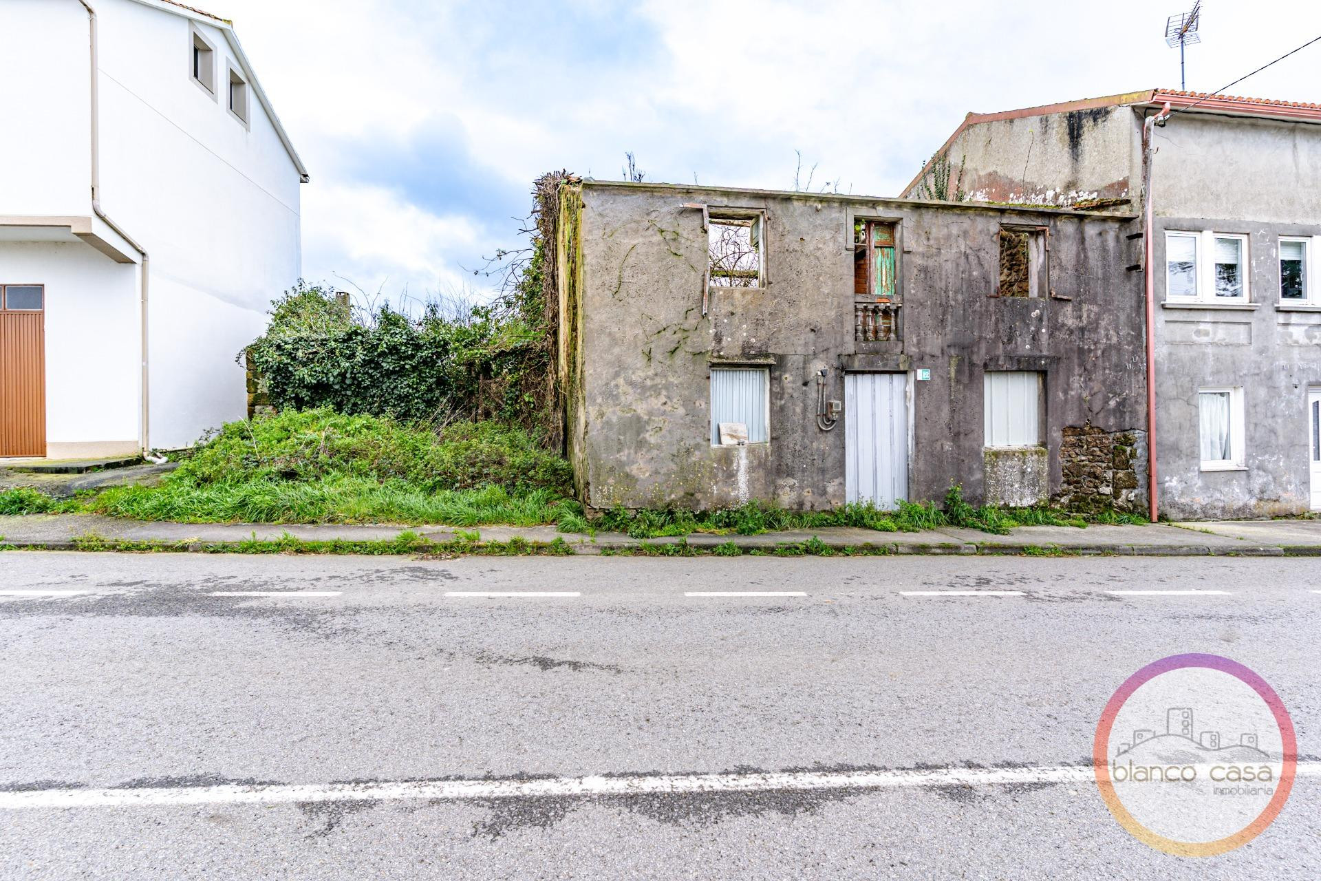 CASA DE PIEDRA con TERRENO para REHABILITAR en LG. PIÑEIRO ( - foto 4