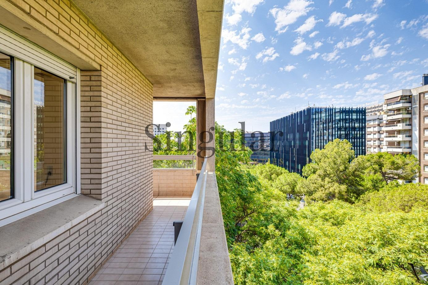 Exclusiva vivienda en planta alta, completamente exterior, c