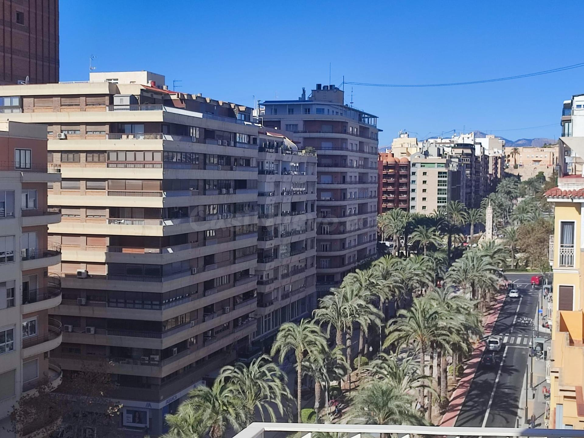 Vivienda totalmente reformada en pleno centro de Alicante co - foto 2
