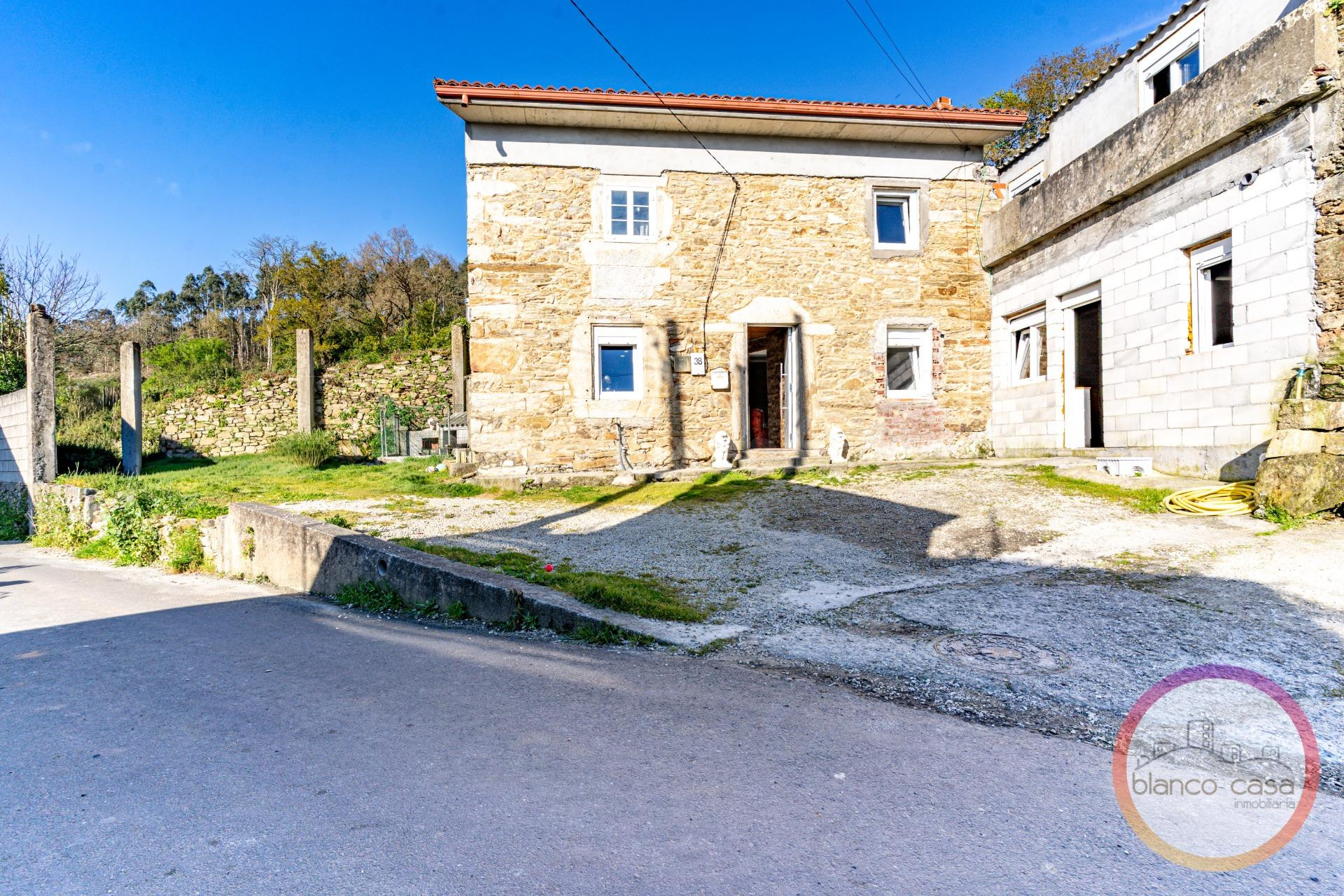CASA + ALPENDRE + TERRENO por SOLO 99.990€ a 6,3km de Coristanco ¡LISTA PARA ENTRAR A VIVIR!