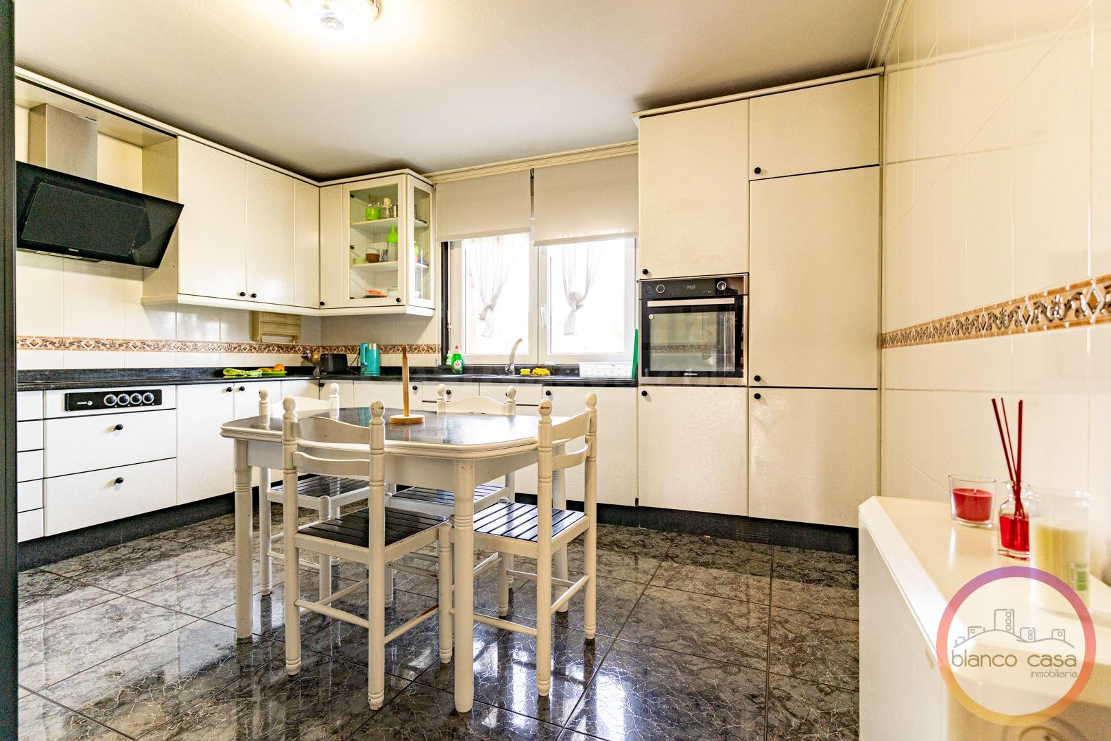 ¡CASA LISTA para ENTRAR con 382 m2 con TERRAZA+ TERRENO por  - foto 4