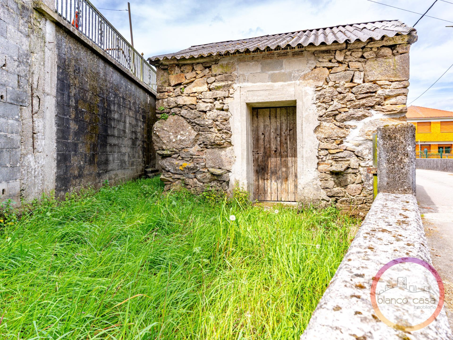 FINCA RÚSTICA con HÓRREO y GALPÓN de Piedra (OLVEIRA — DUMBR - foto 4