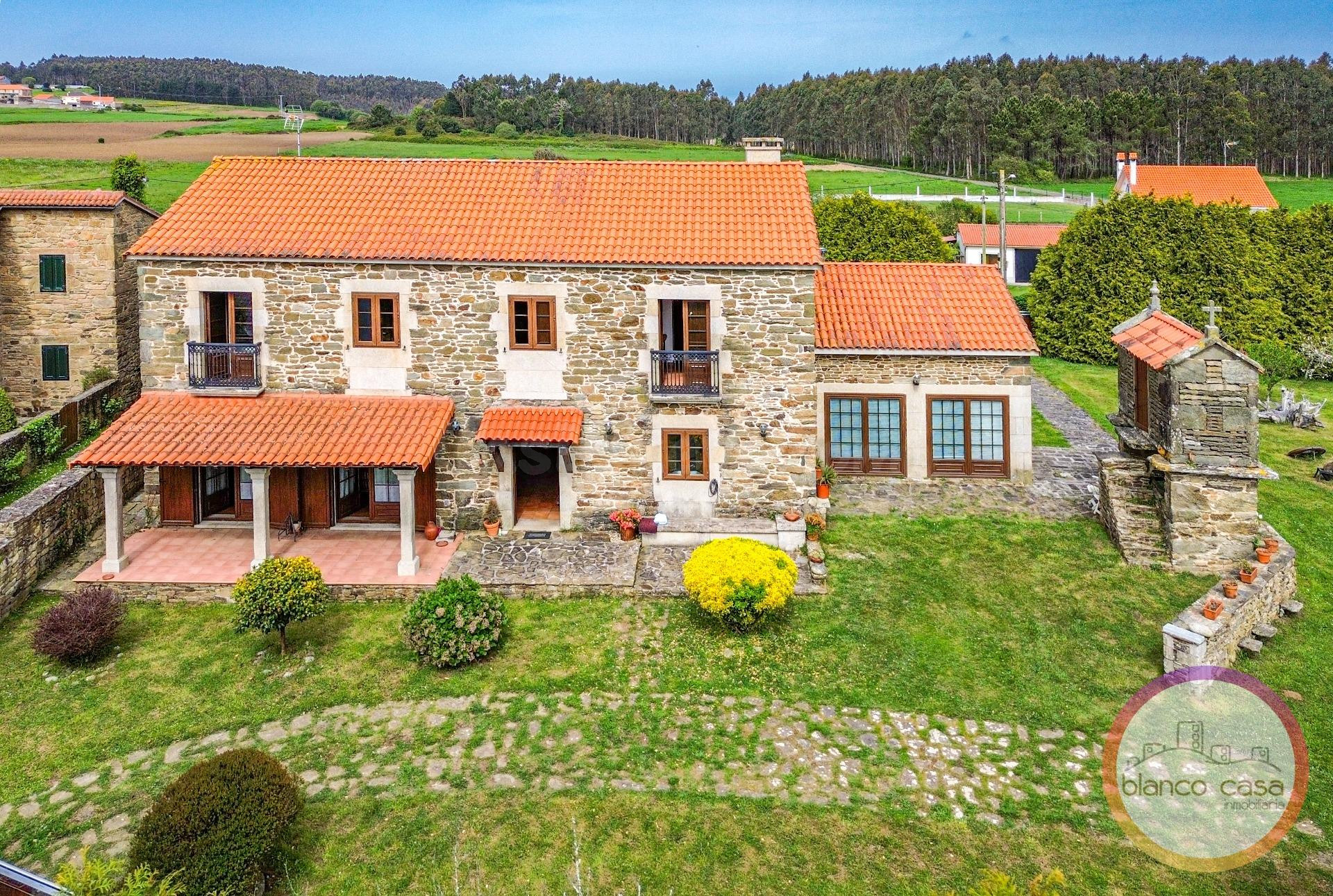 REFUGIO de LUJO con PISTA DE TENIS + FINCA CERRADA +HORREO a - foto 3