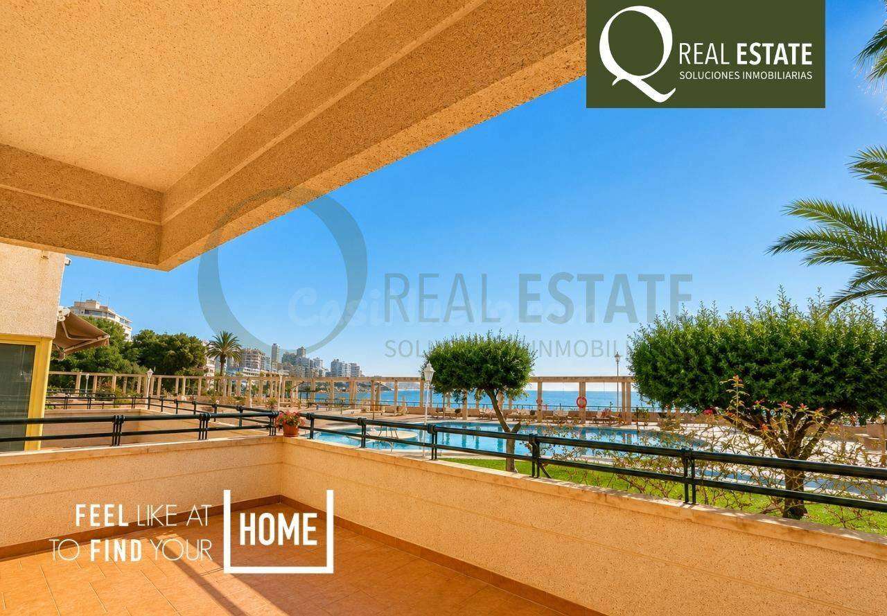 Piso en Venta en primera línea de mar con gran terraza y vis