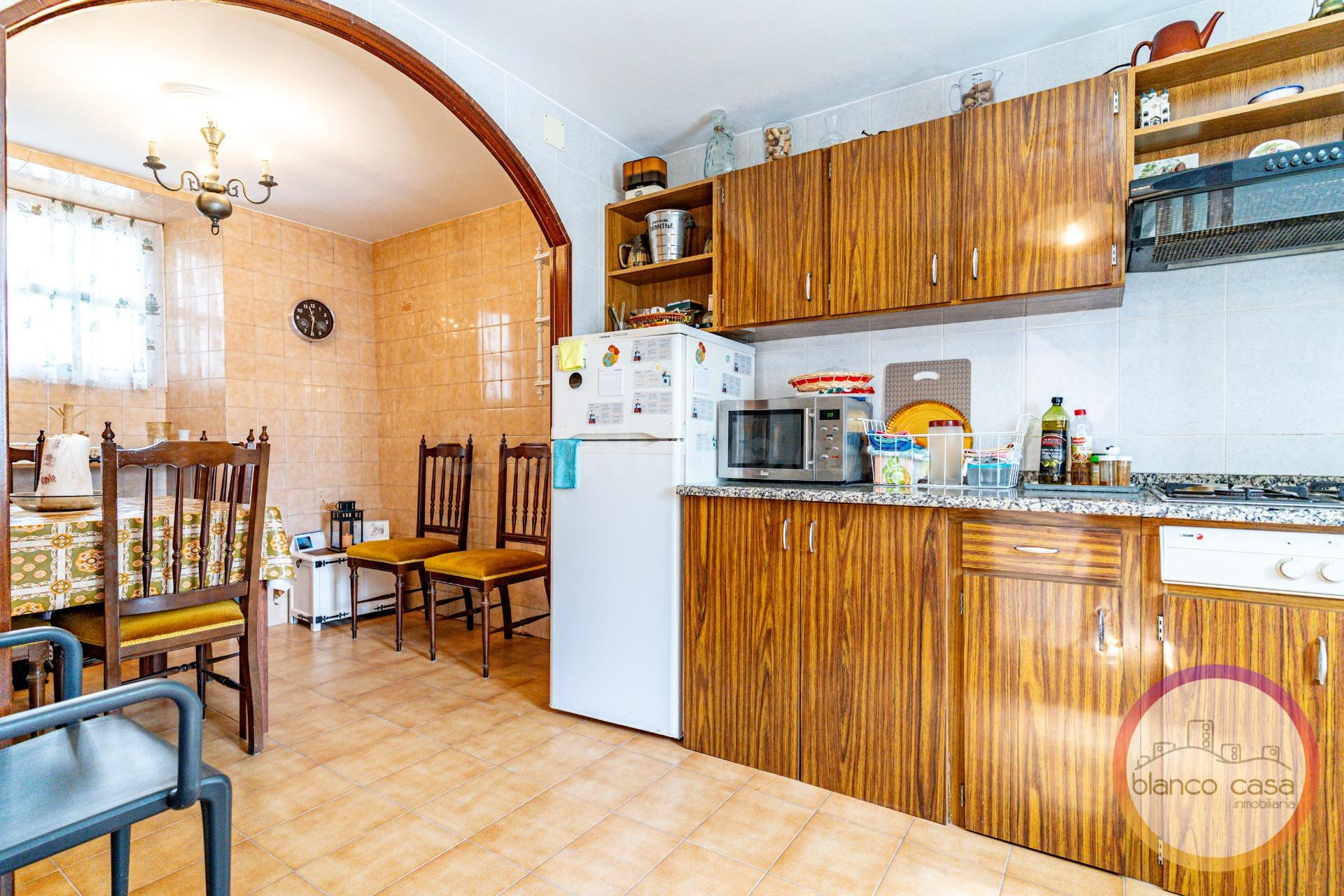 ¡CASA A 190 METROS DE LA PLAYA EN CORME CON VISTAS AL MAR PO - foto 4