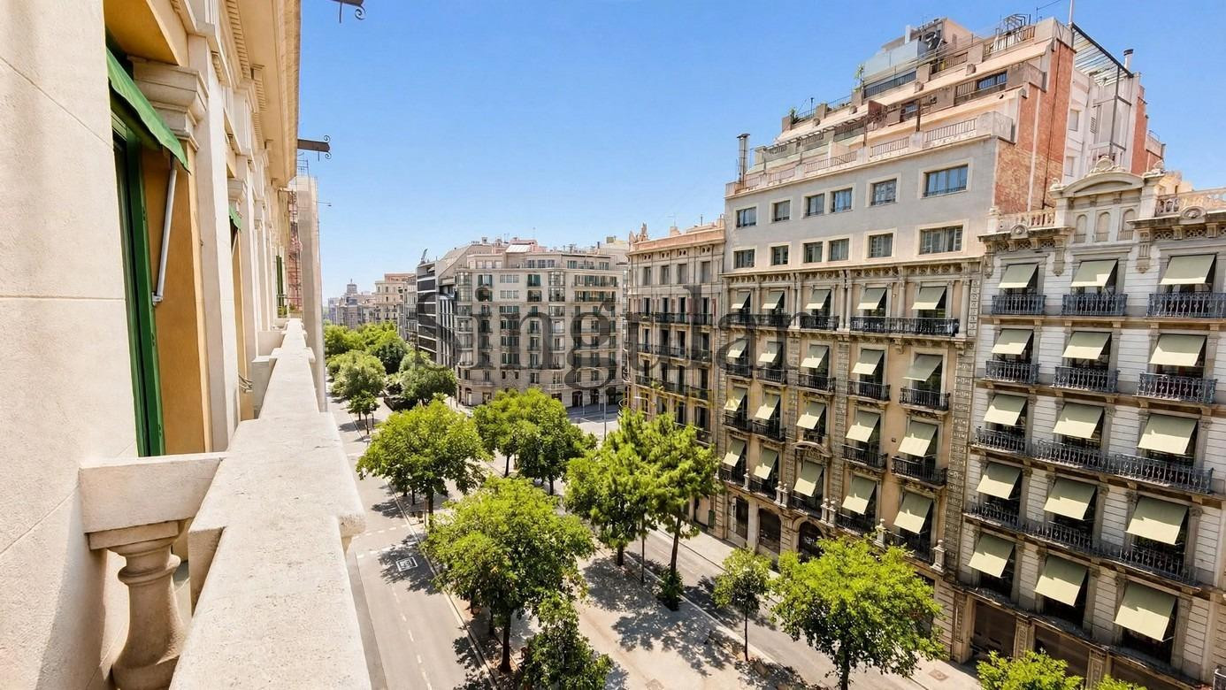 Oficina de 100 m2 en Rambla Catalunya con 3 balcones a Rambl