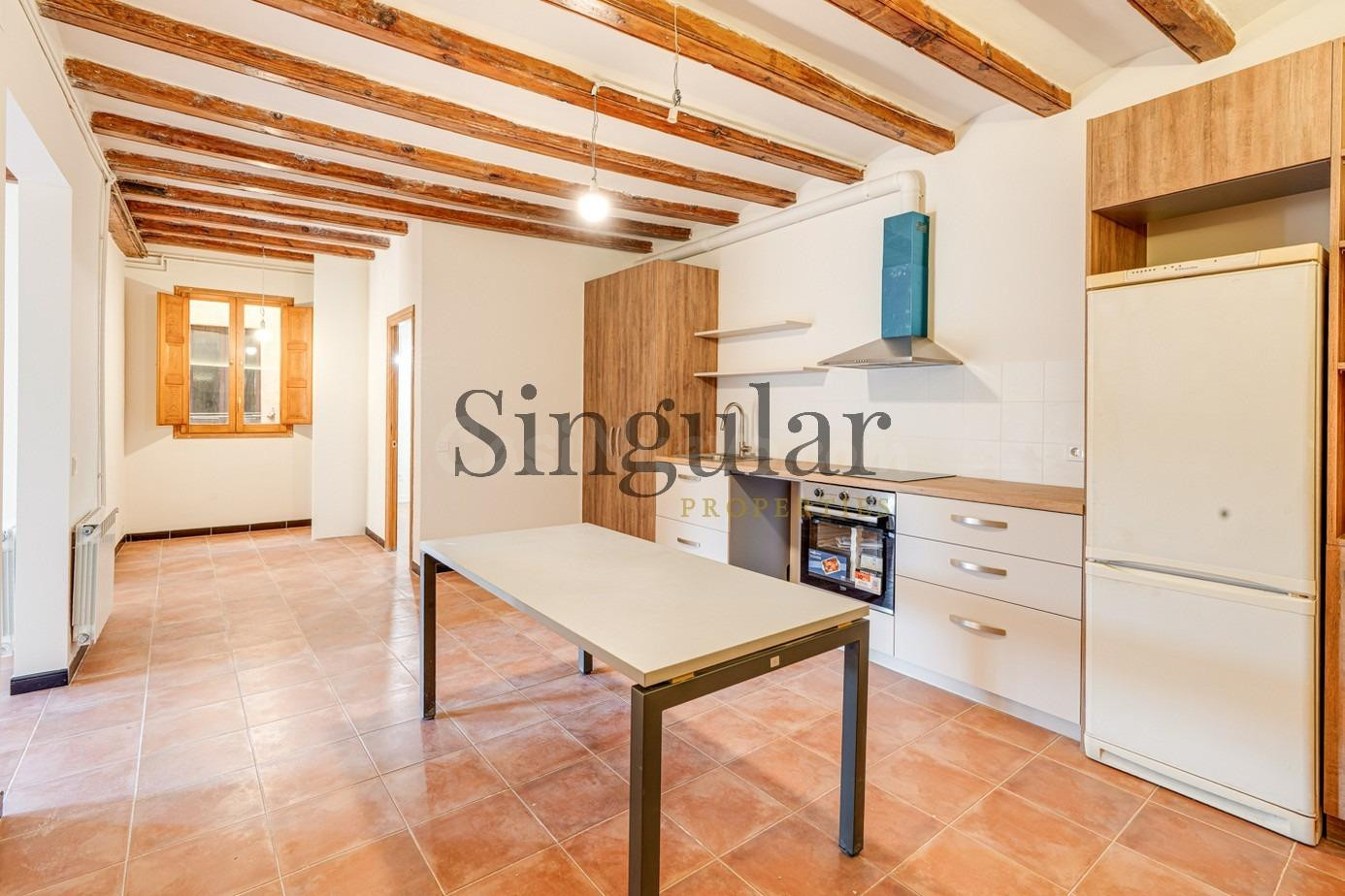 Piso reformado con encanto junto a Comtal - foto 4