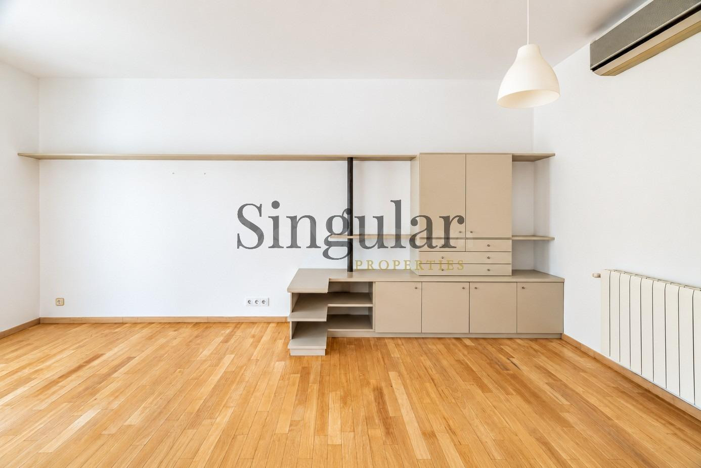 Exclusivo piso exterior con balcón y parking en el corazón de Sarrià - foto 5