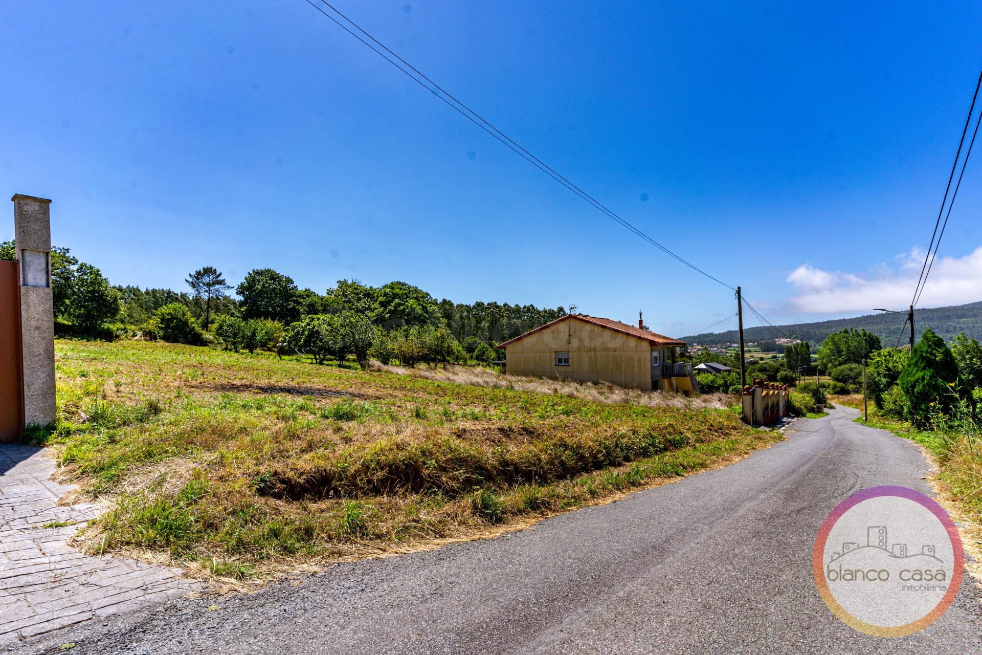 ✨ SOLAR URBANO en VENTA por 50.000 € a 5,5 KM de RAZO (Carba