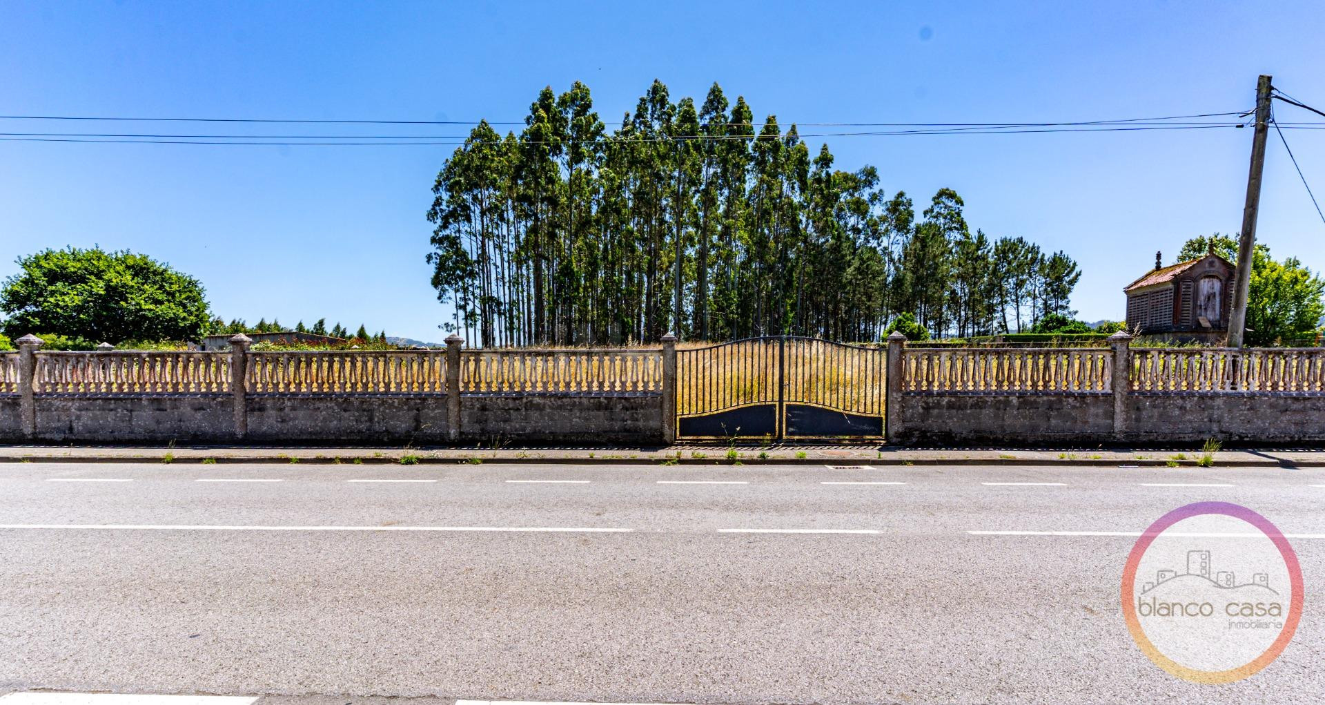 SOLAR URBANO en VENTA cerrado y con DOBLE ACCESO a 2,5 Km de