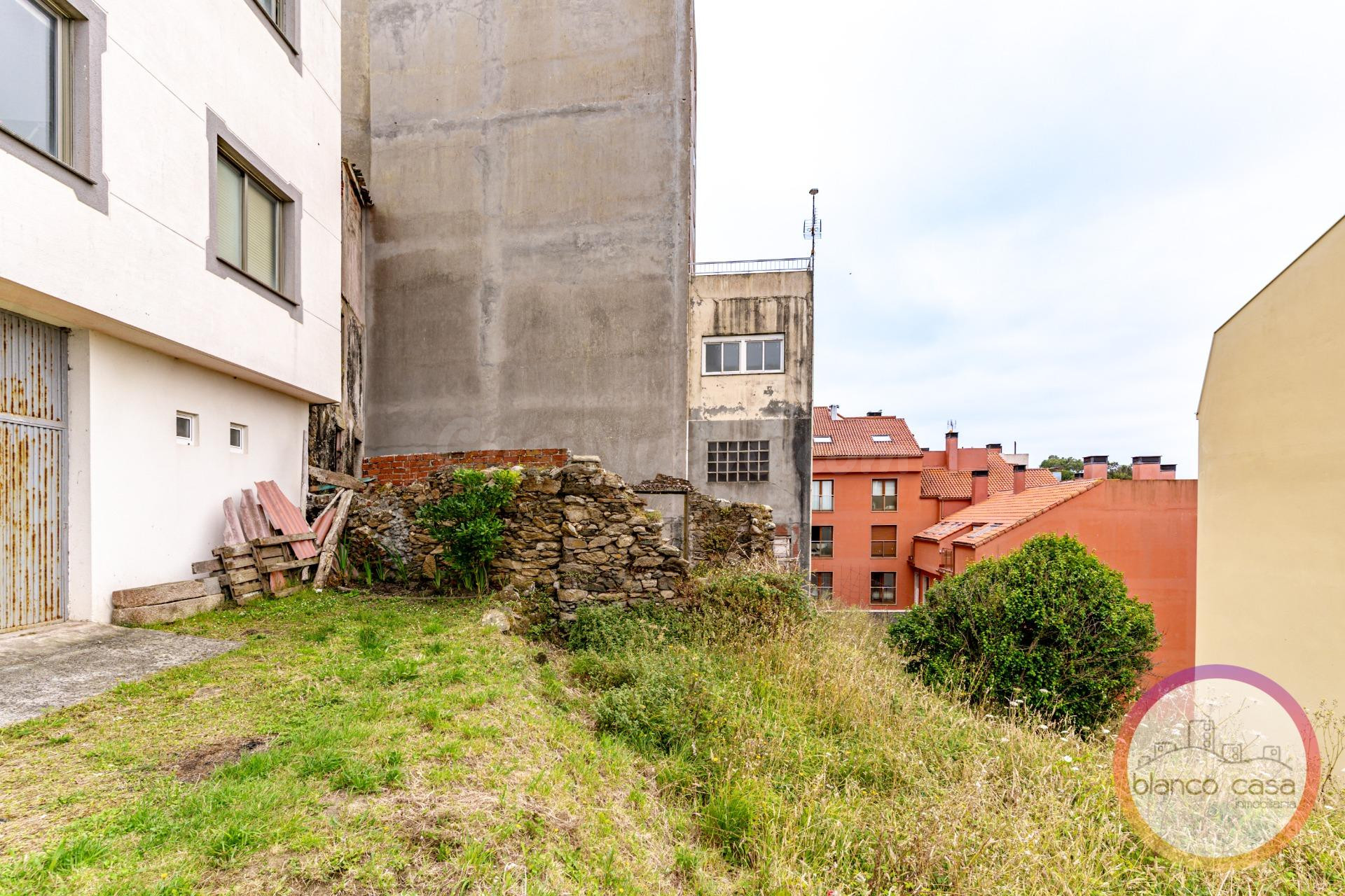 Oportunidad única en Malpica: 3 solares urbanos a 200 metros - foto 5
