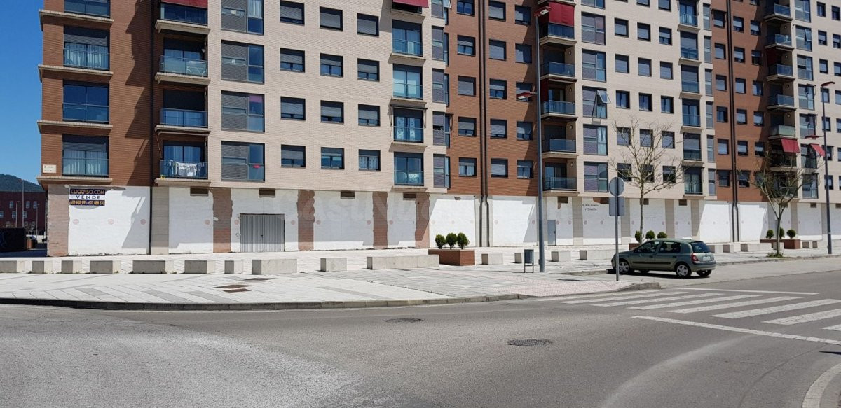 local comercial en la rosaleda
