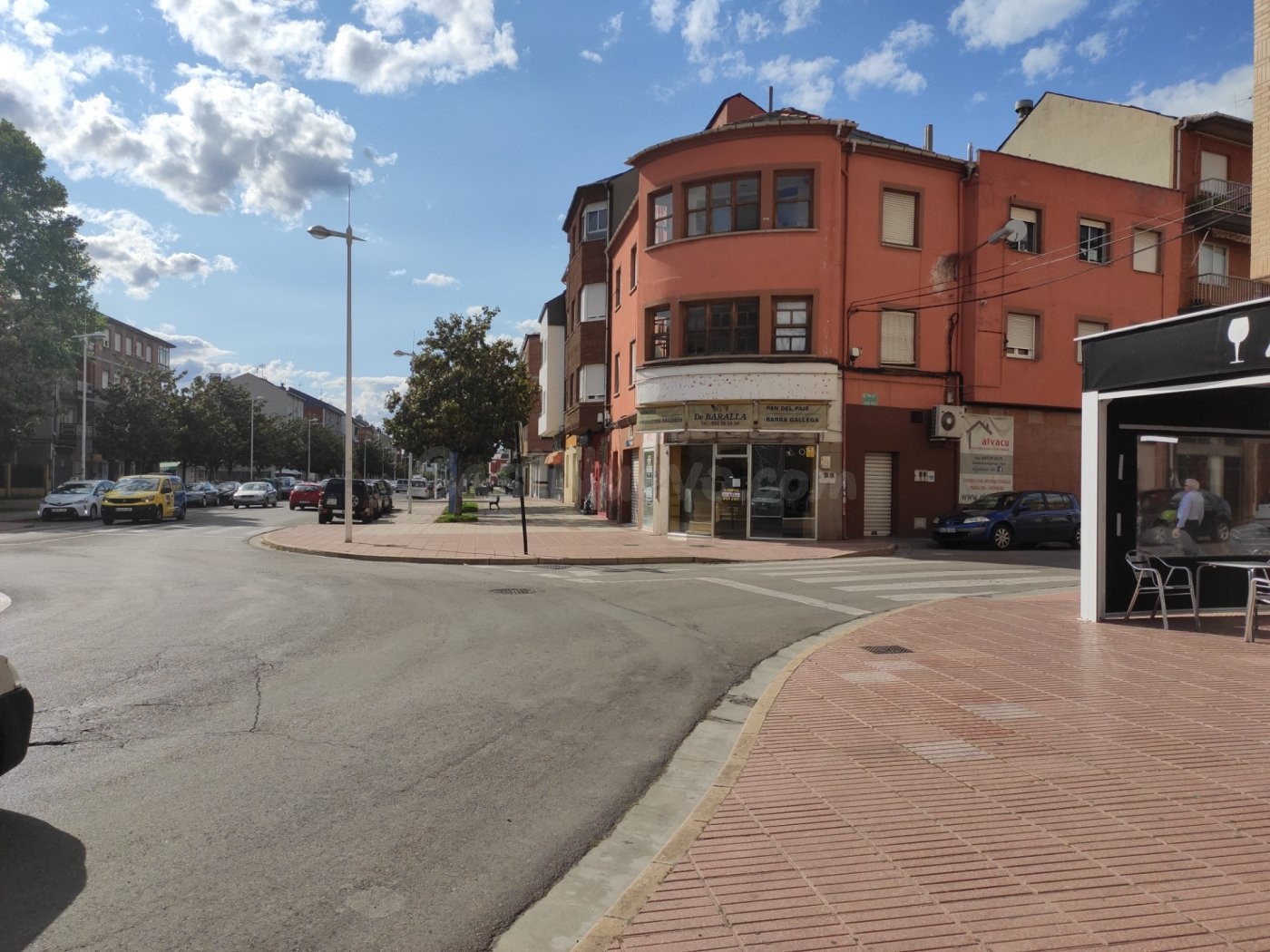 Local Comercial Cuatrovientos plaza iglesia