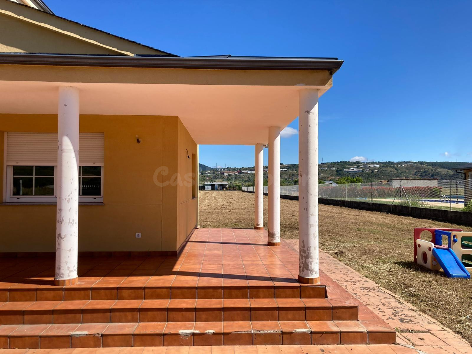 Chalet con Finca de 5.400 m2 en Campo - foto 3