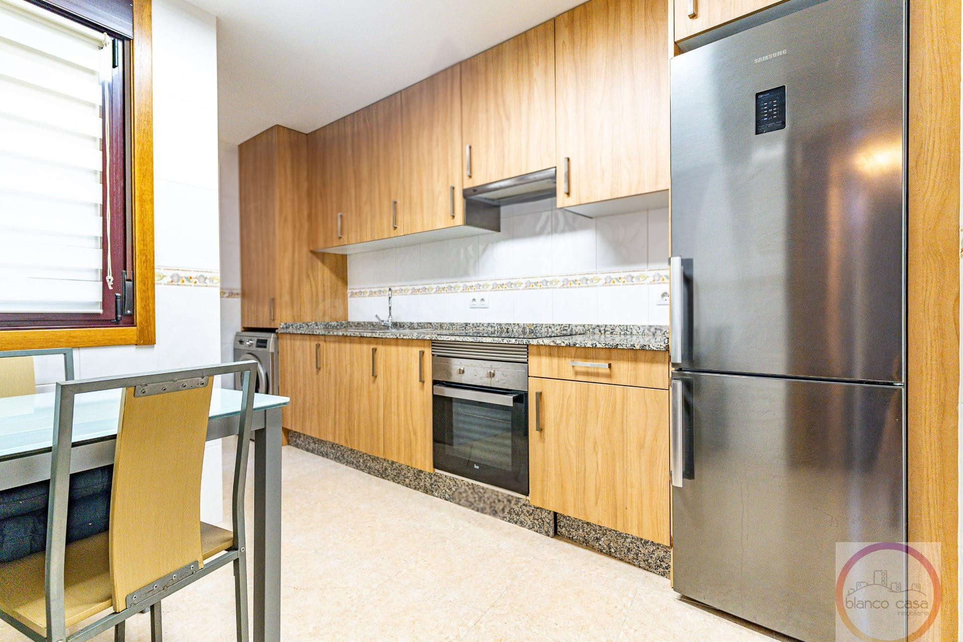 DUPLEX con ASCENSOR+TRASTERO A 200metros del AYUNTAMIENTO de - foto 2