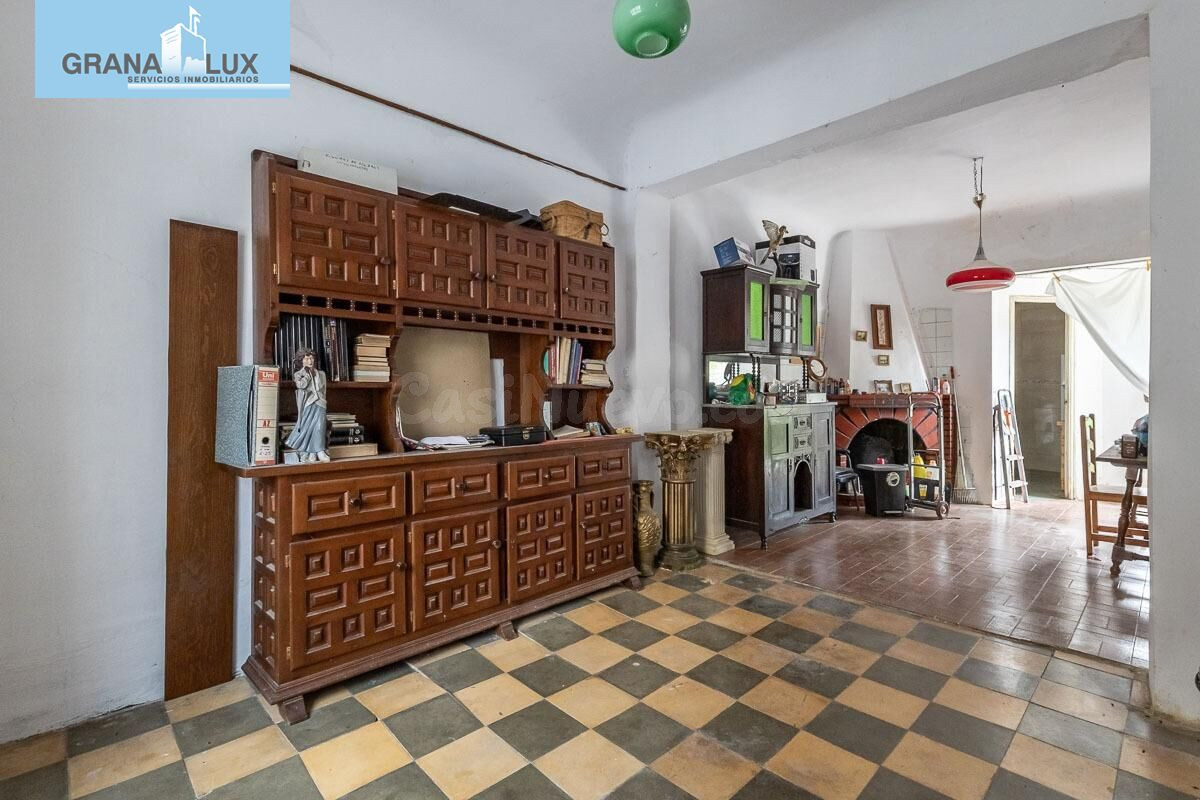 Casa con Parcela a Reformar en Granada - foto 4
