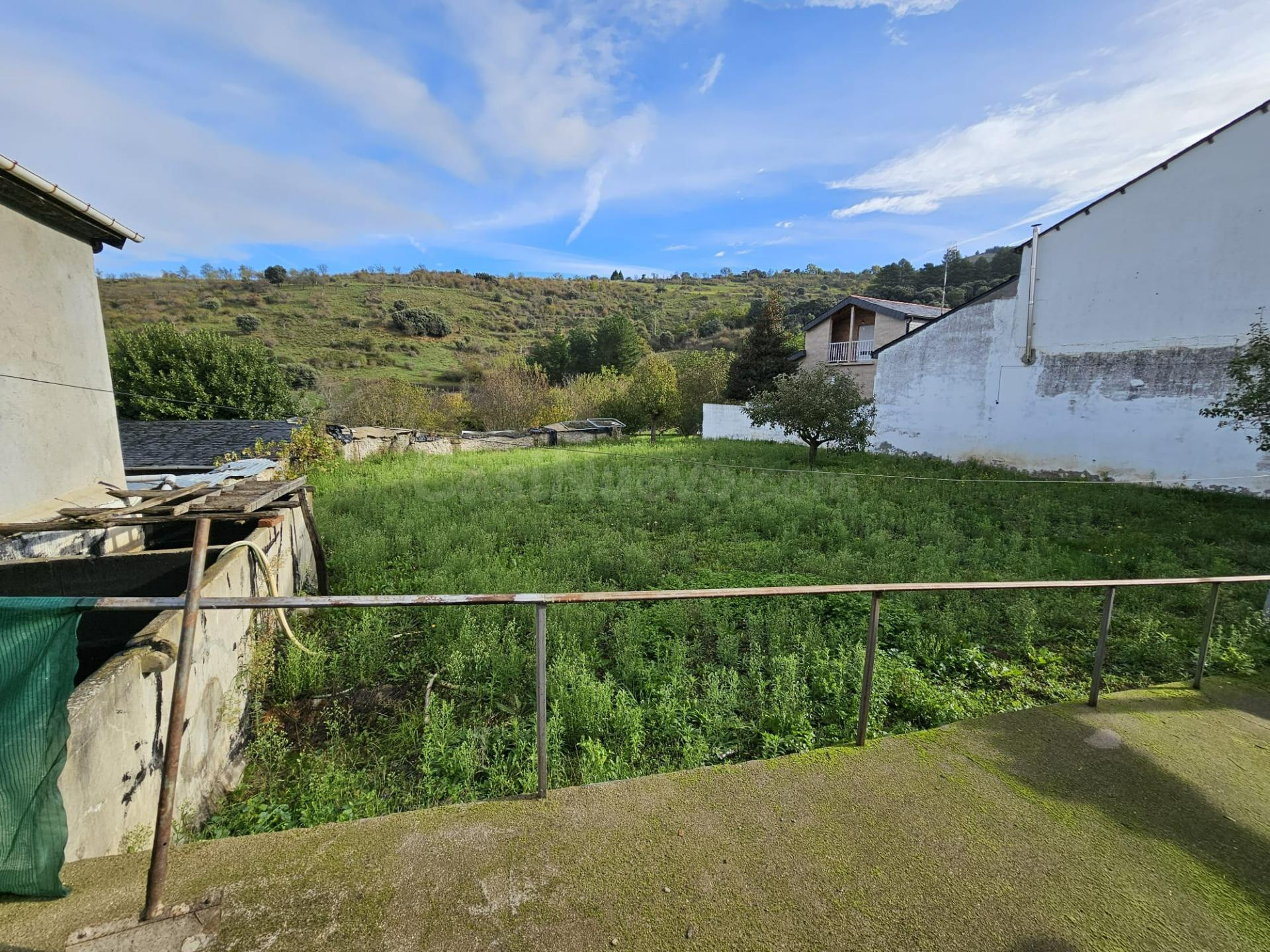 Casa con terreno y finca de 1.442 m - foto 5