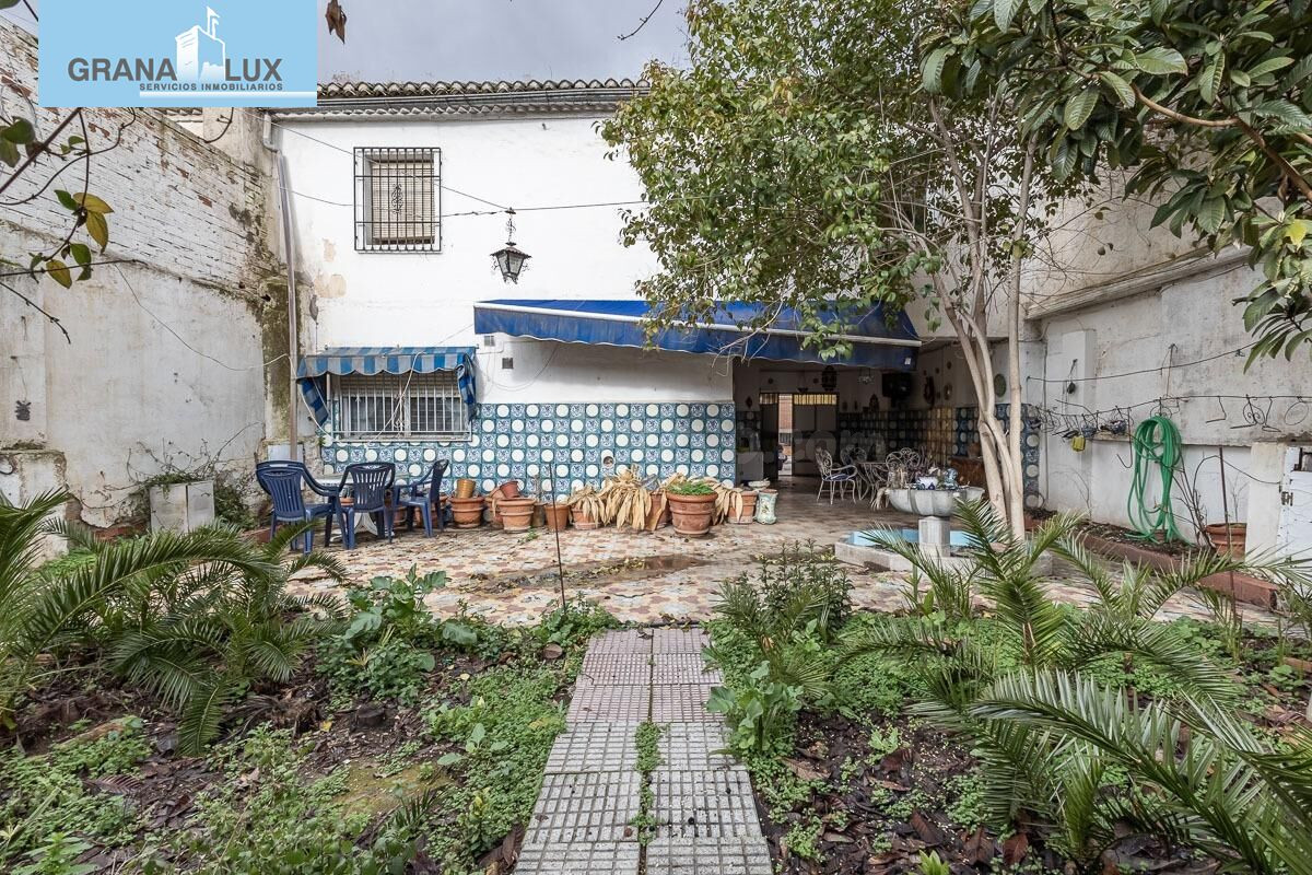 Gran Casa con Parcela a Reformar