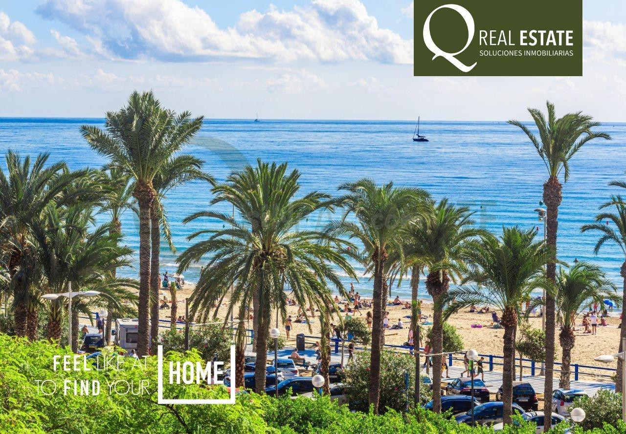 Piso en Playa del Postiguet con terraza y vistas panorámicas al mar