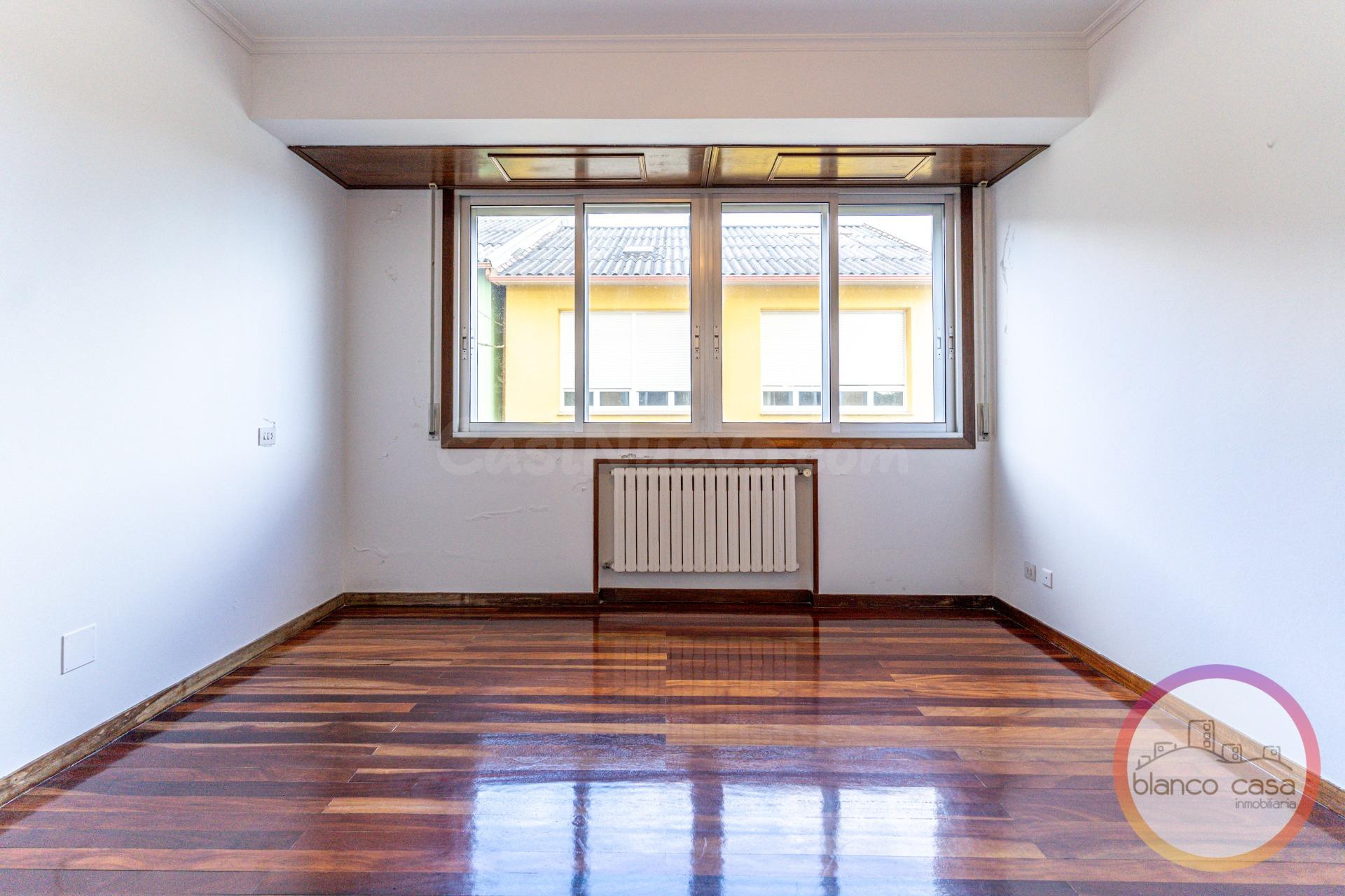 PISO de 140 m2 con TERRAZA en Carballo(A Coruña) por 99.900  - foto 5