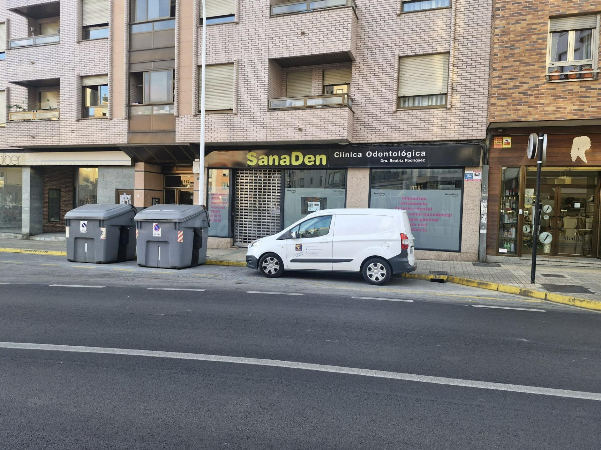 ¡Local Comercial Reformado en el Corazón de Ponferrada!