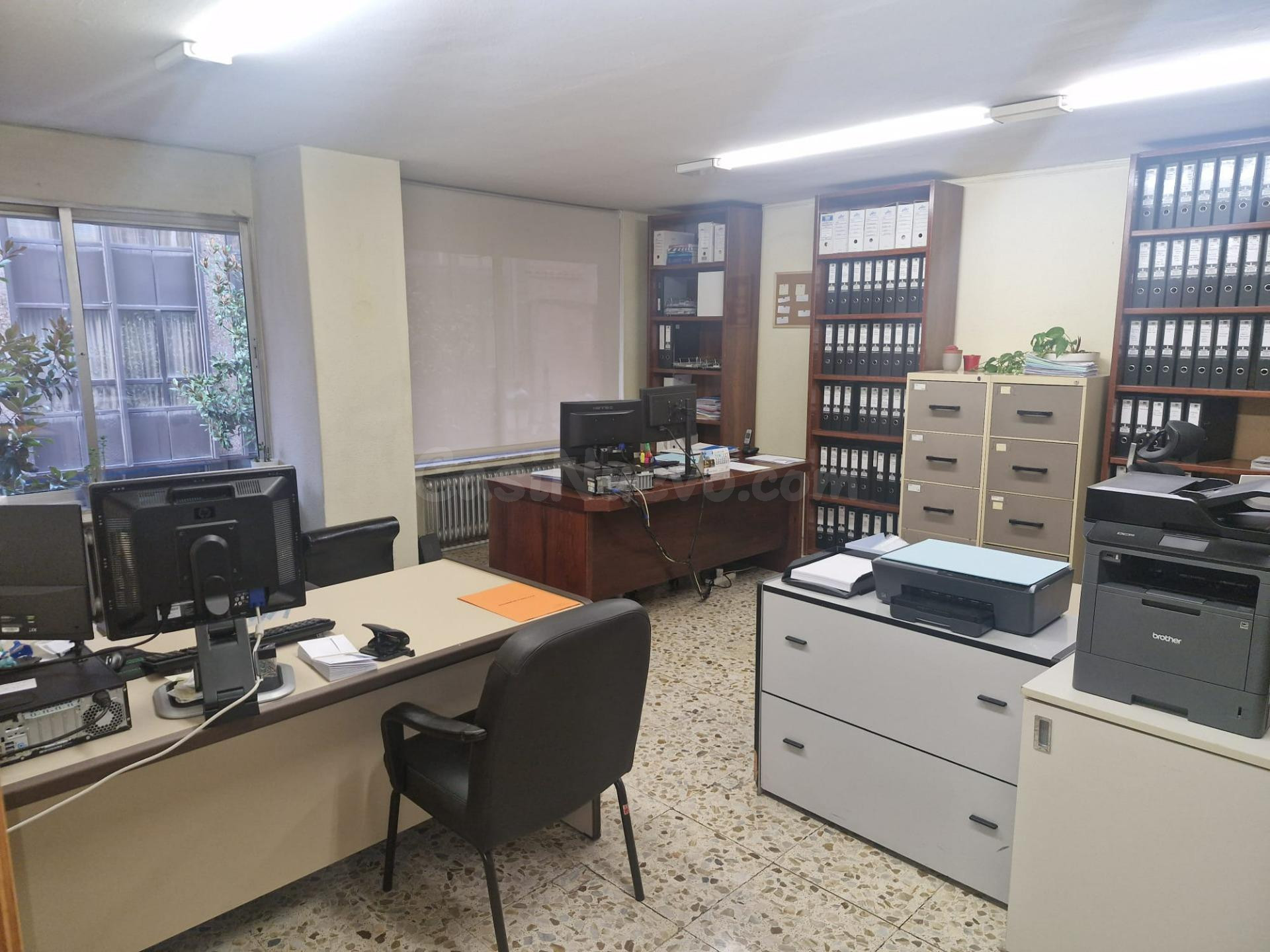 Amplia oficina en el Corazón de Ponferrada - foto 3