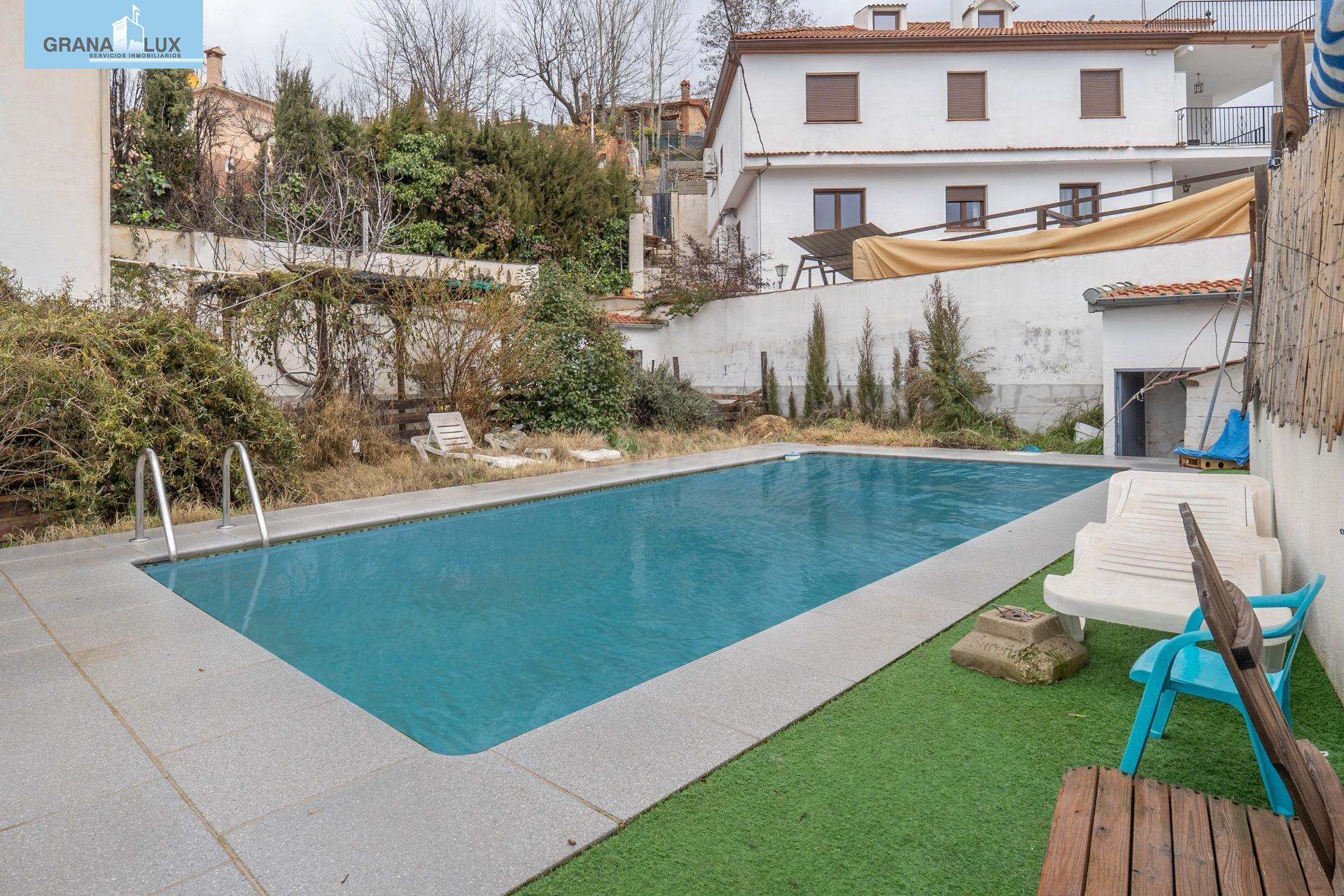 Casa independiente con piscina y vistas a Sierra Nevada en Huétor Santillán (a solo 15 minutos de Granada)