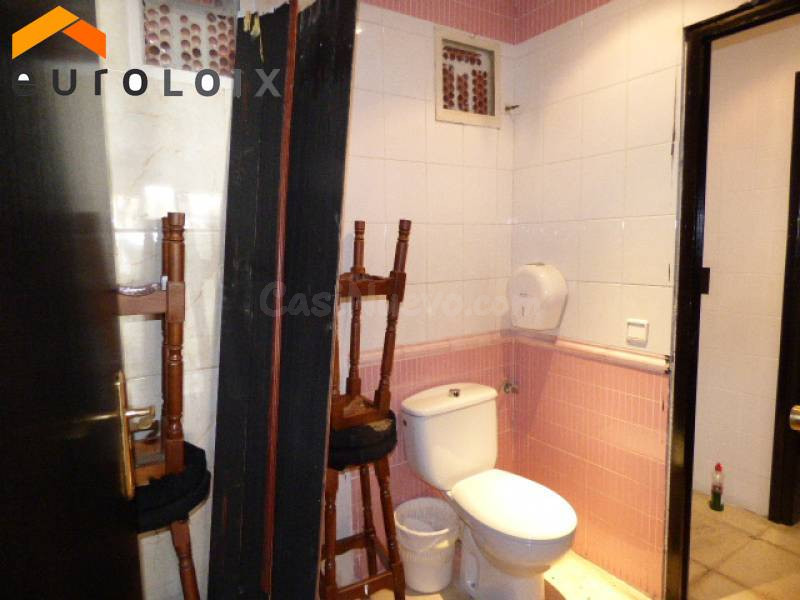 Local para negocio de hosteleria con salida de humos. - foto 4