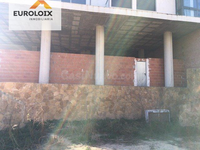 Locales con grandes superficiens en la Cala de Villajoyosa , - foto 4