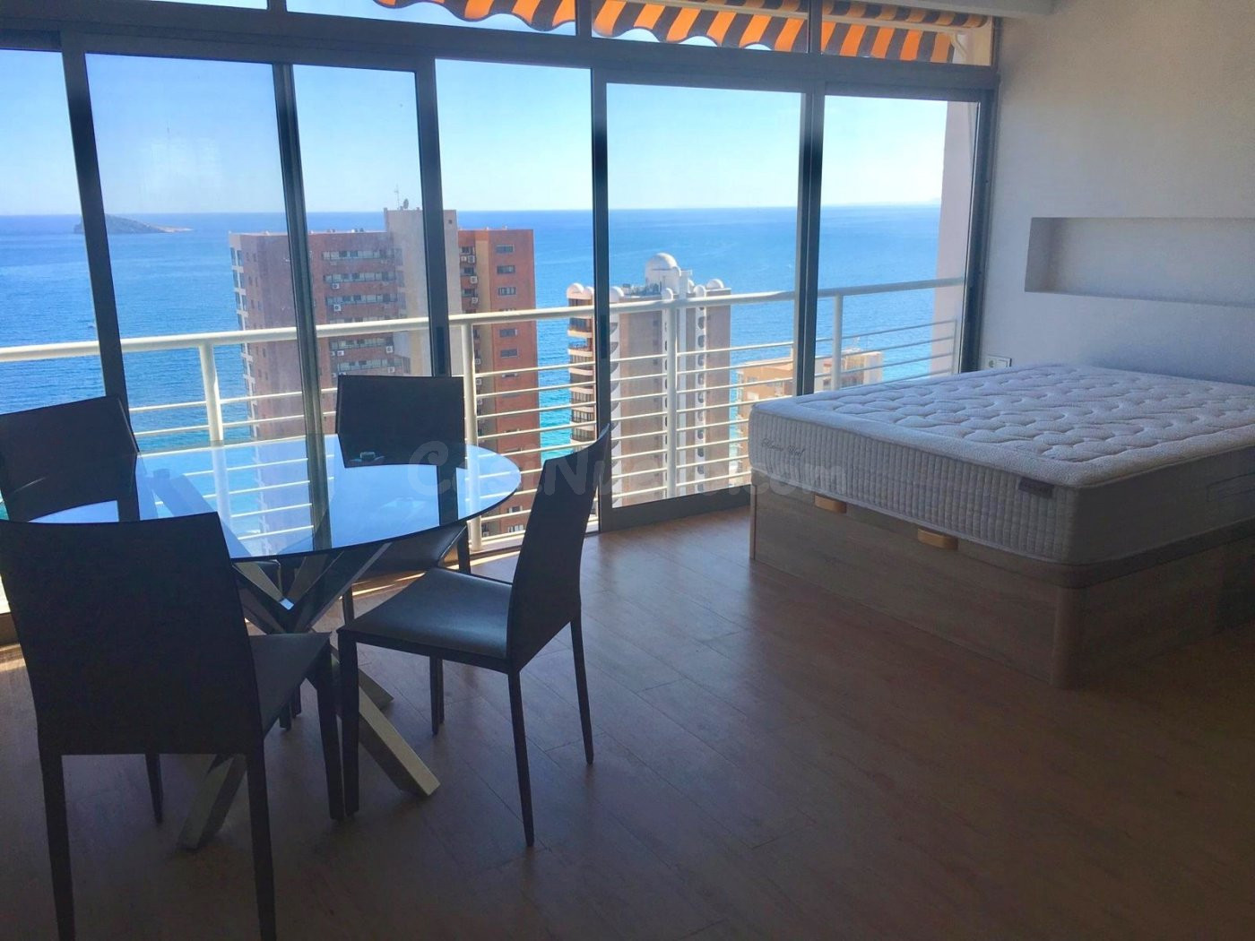 Reformado estudio loft con vistas panorámicos al mar. - foto 4