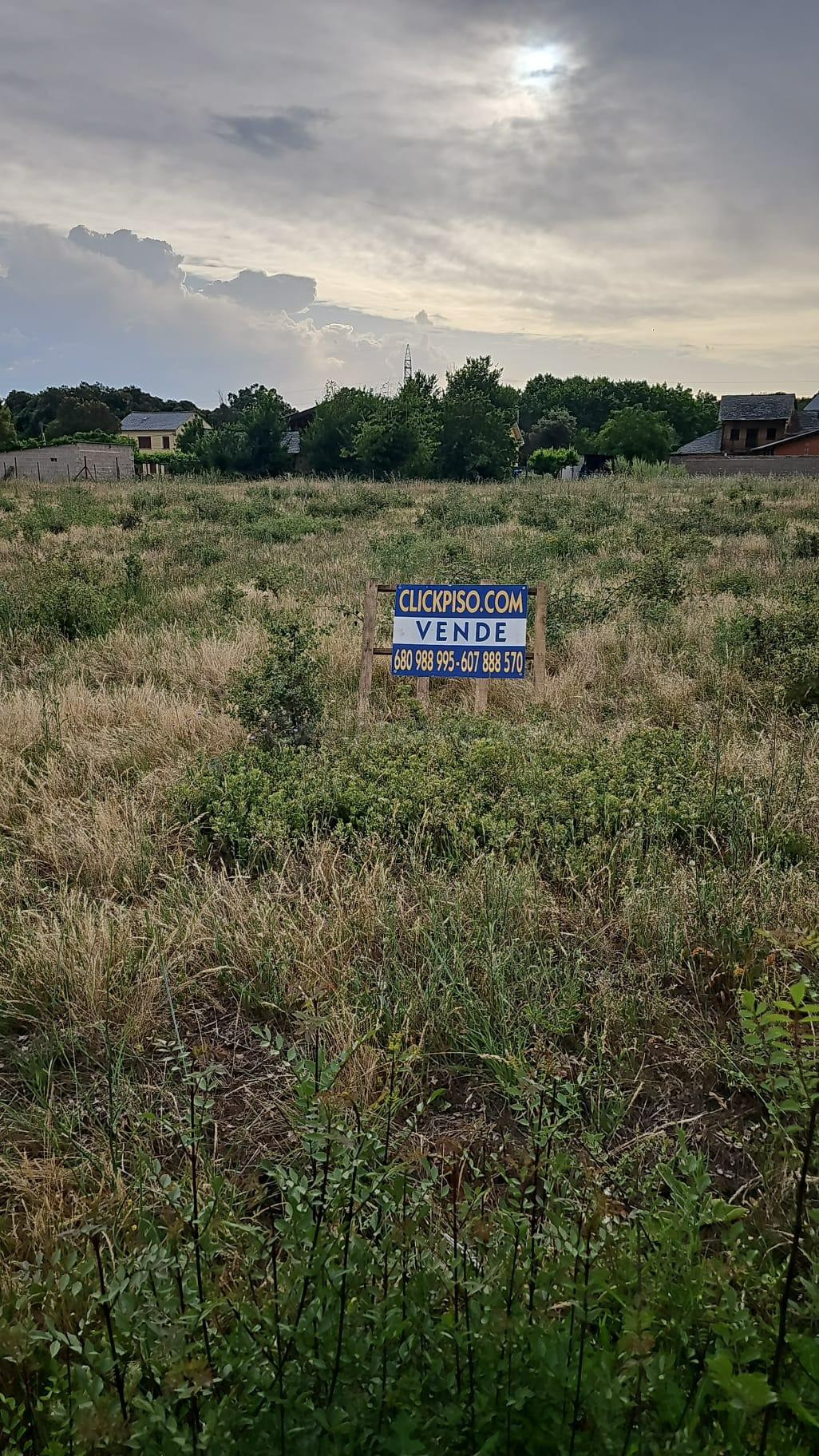 Oportunidad de Inversión en Cubillos del Sil: Terreno Amplio - foto 3