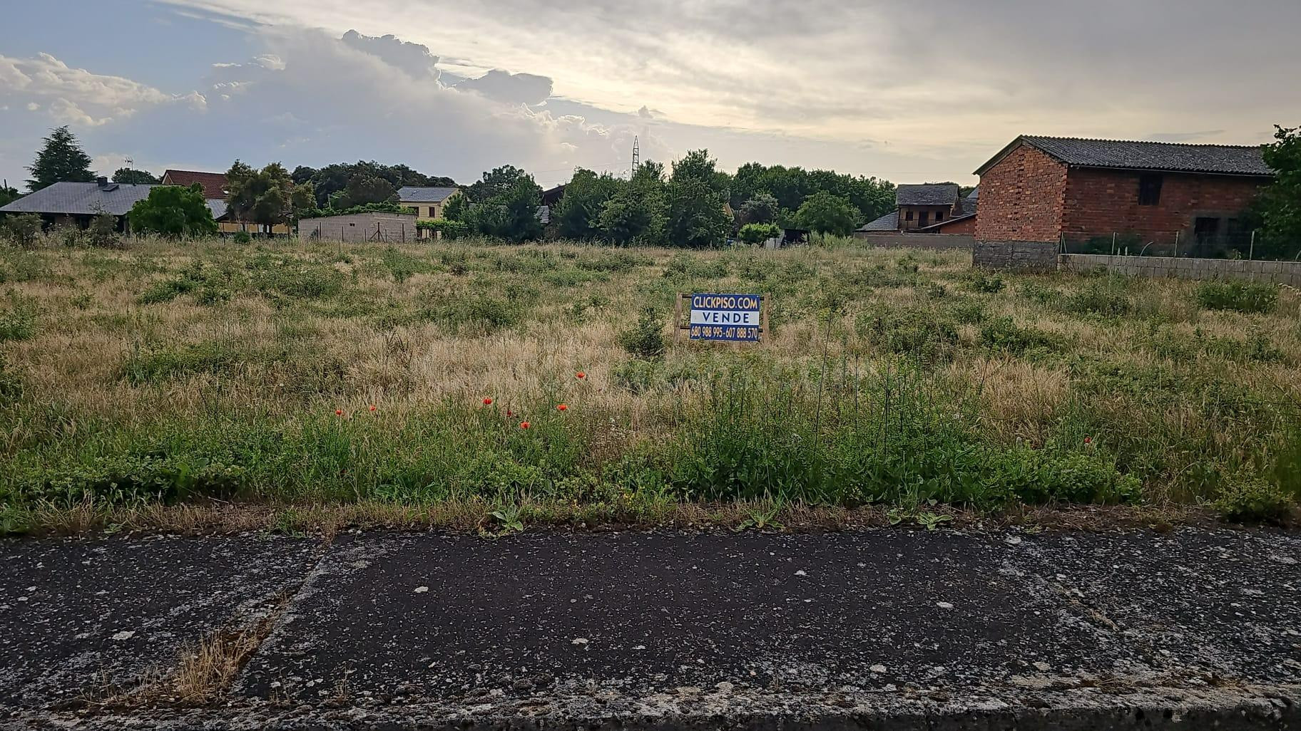 Oportunidad de Inversión en Cubillos del Sil: Terreno Amplio - foto 4