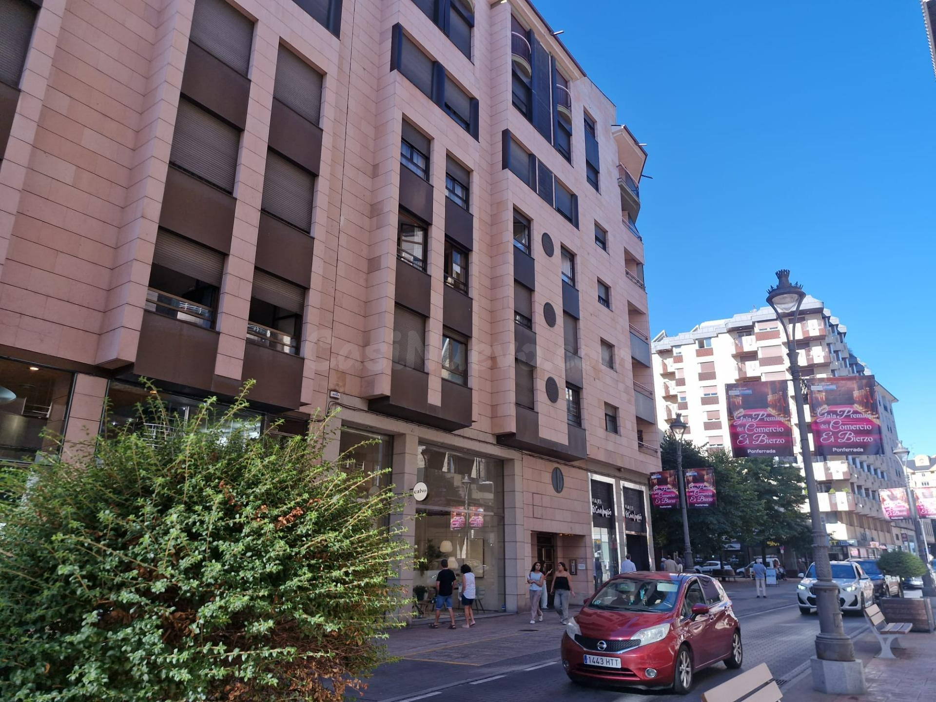 Amplio piso en el corazón de Ponferrada con terraza y parkin