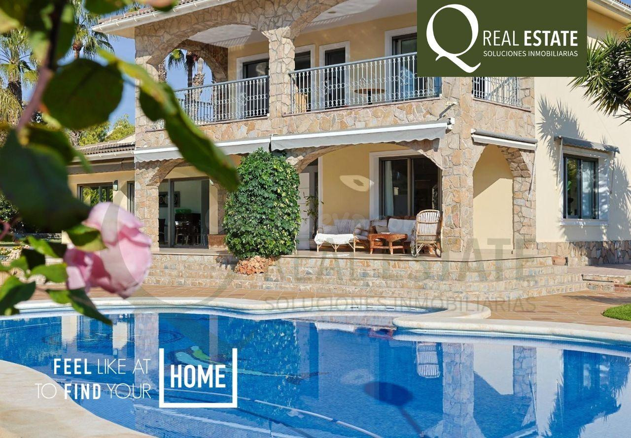 IMPRESIONANTE CHALET EN SAN VICENTE DEL RASPEIG