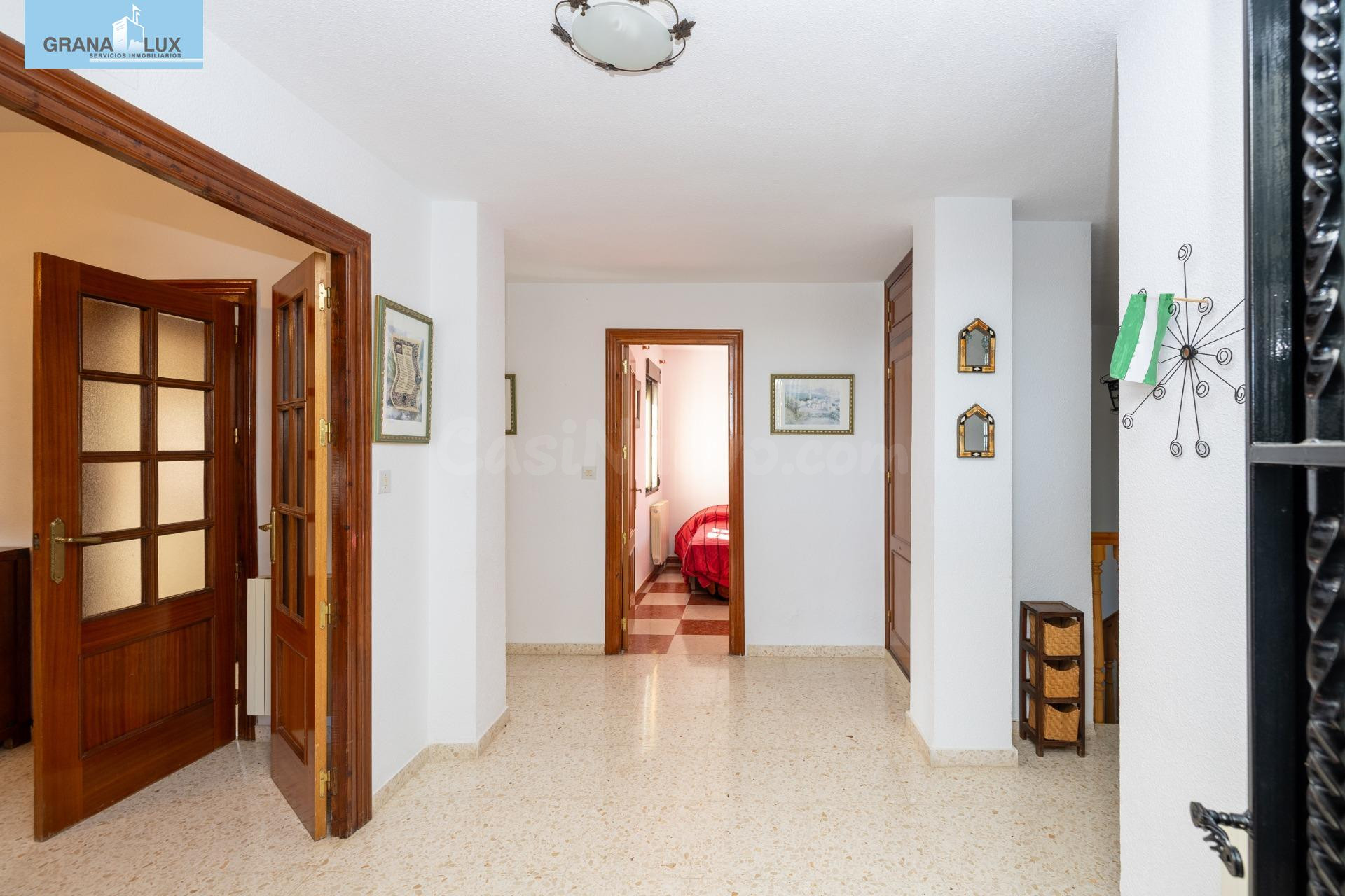 Estupendo chalet en urbanización Los Alixares de Otura - foto 5