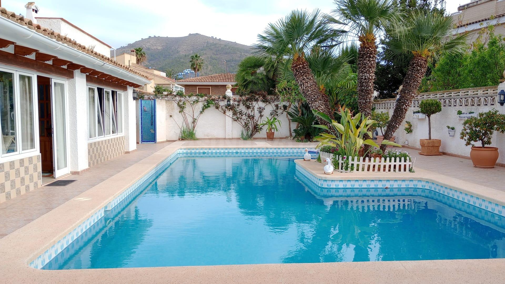 Gran chalet independiente en lujosa urbanización Rocas Blanc - foto 2