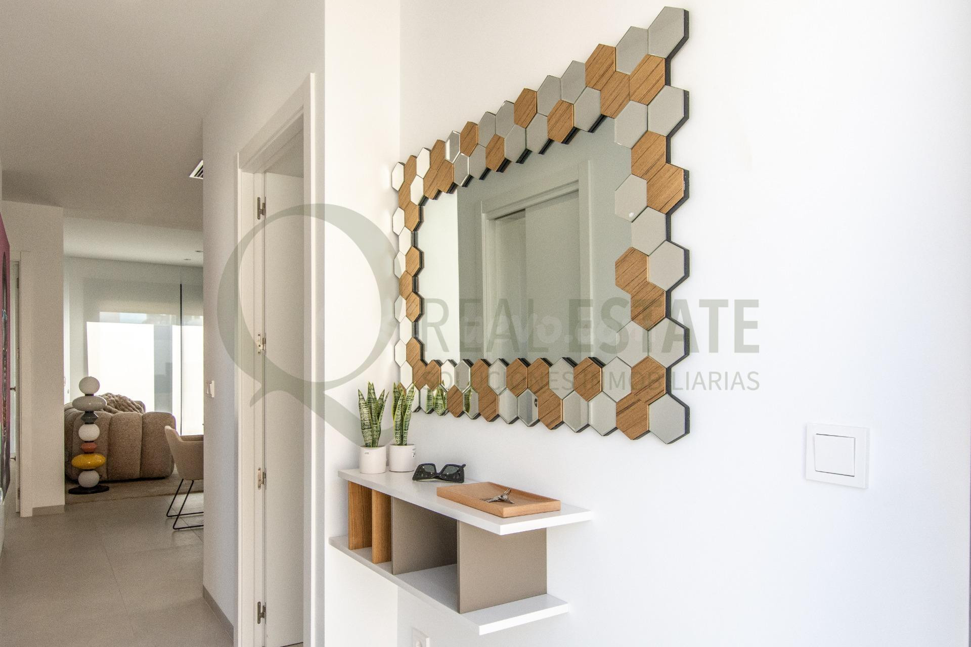 Apartamento luminoso de 2 dormitorios con terraza y jardín e - foto 2