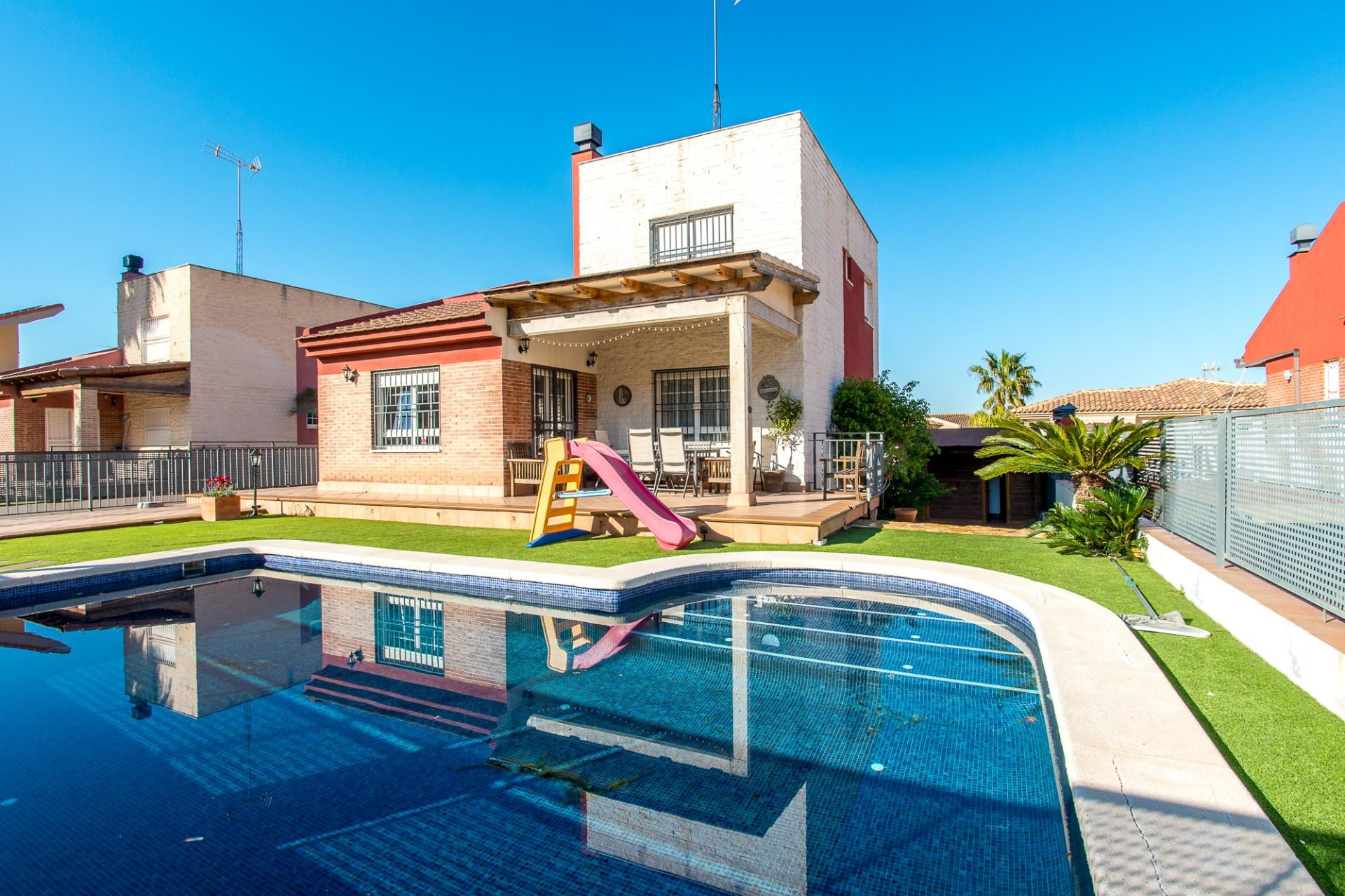 CHALET EN URB.MONTEPINAR