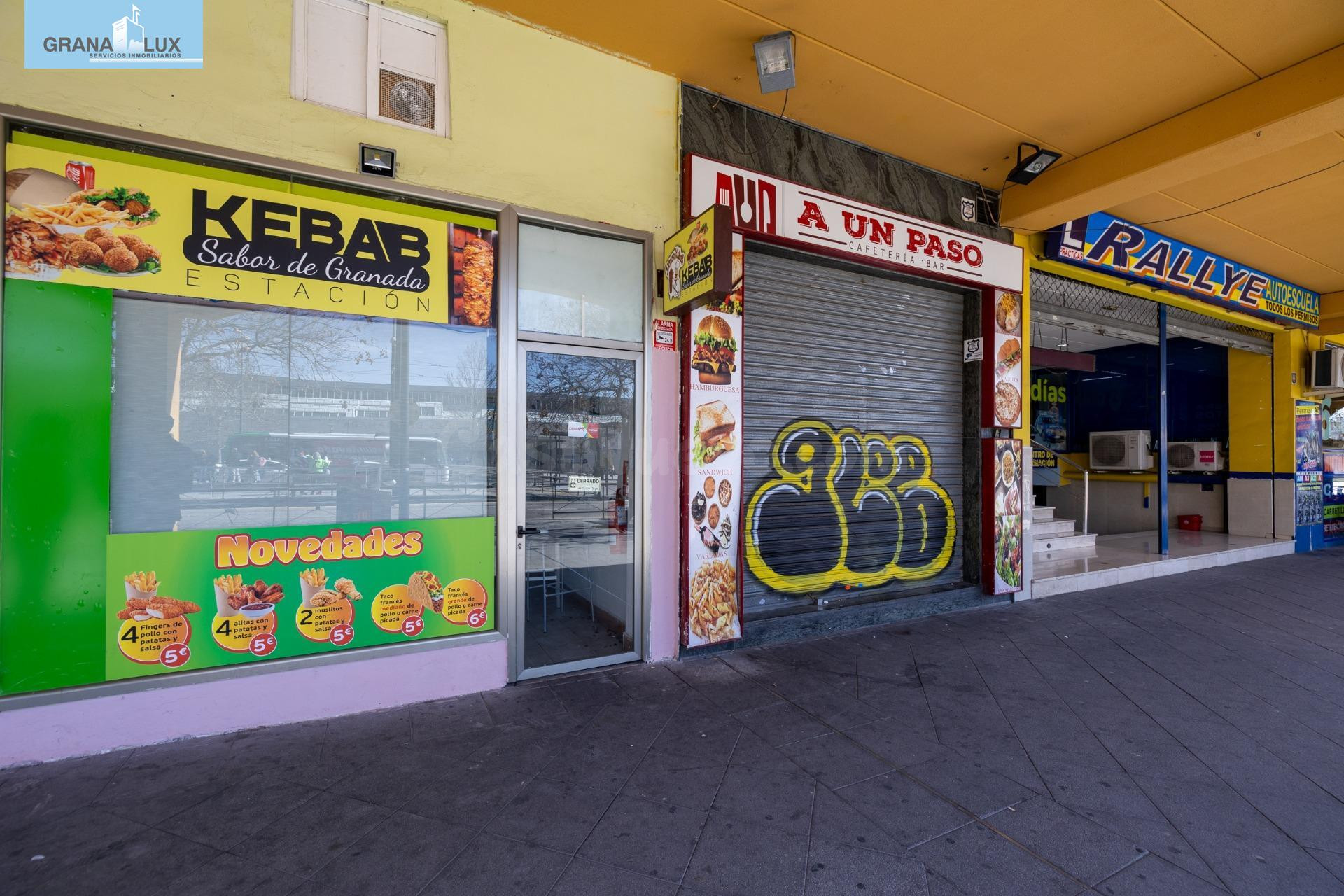 SE VENDE LOCAL COMERCIAL FRENTE estación DE AUTOBUSES - foto 2