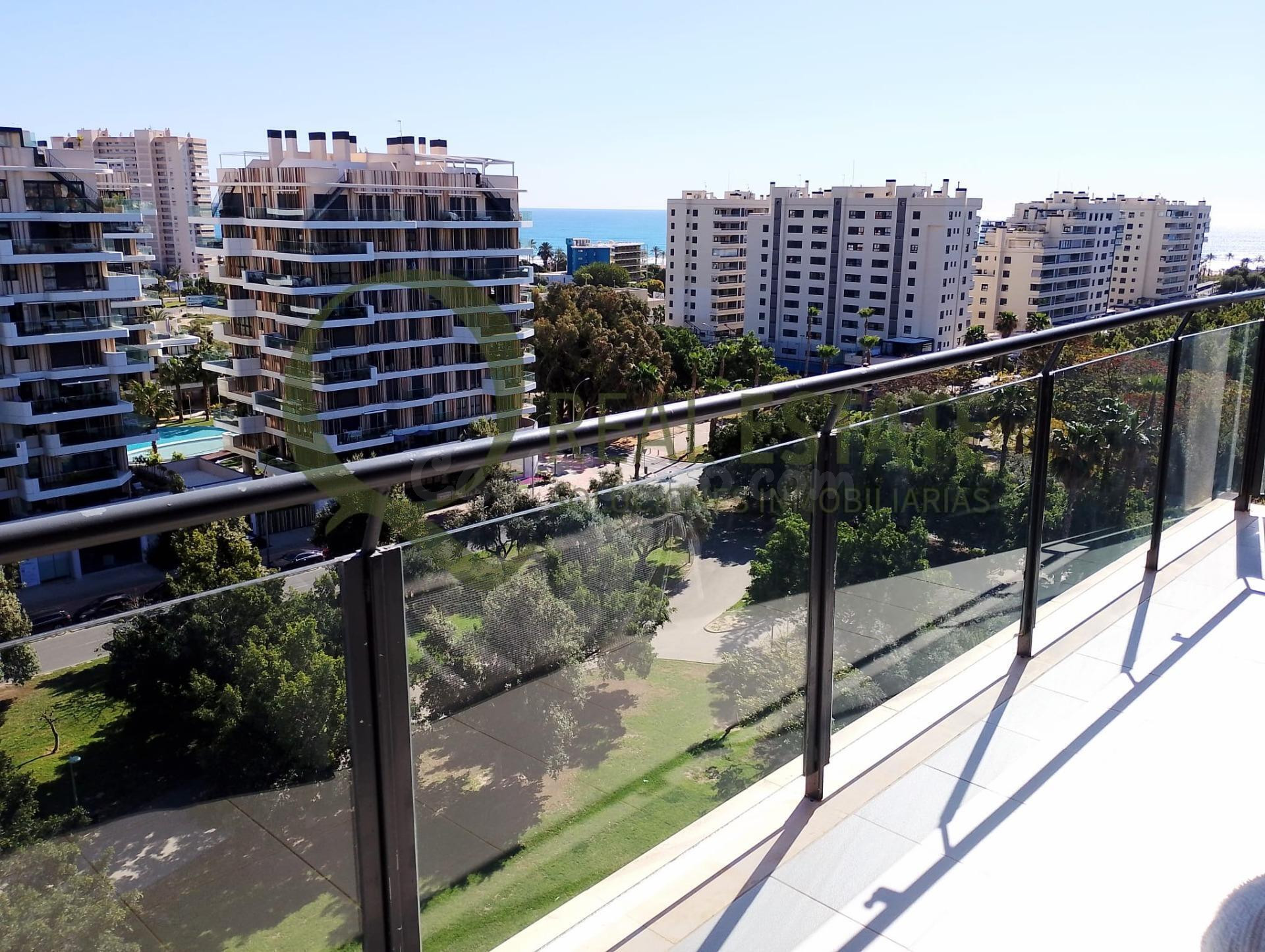Exclusiva vivienda en PAU 5 con 2 plazas de garaje, a 5 minu - foto 3