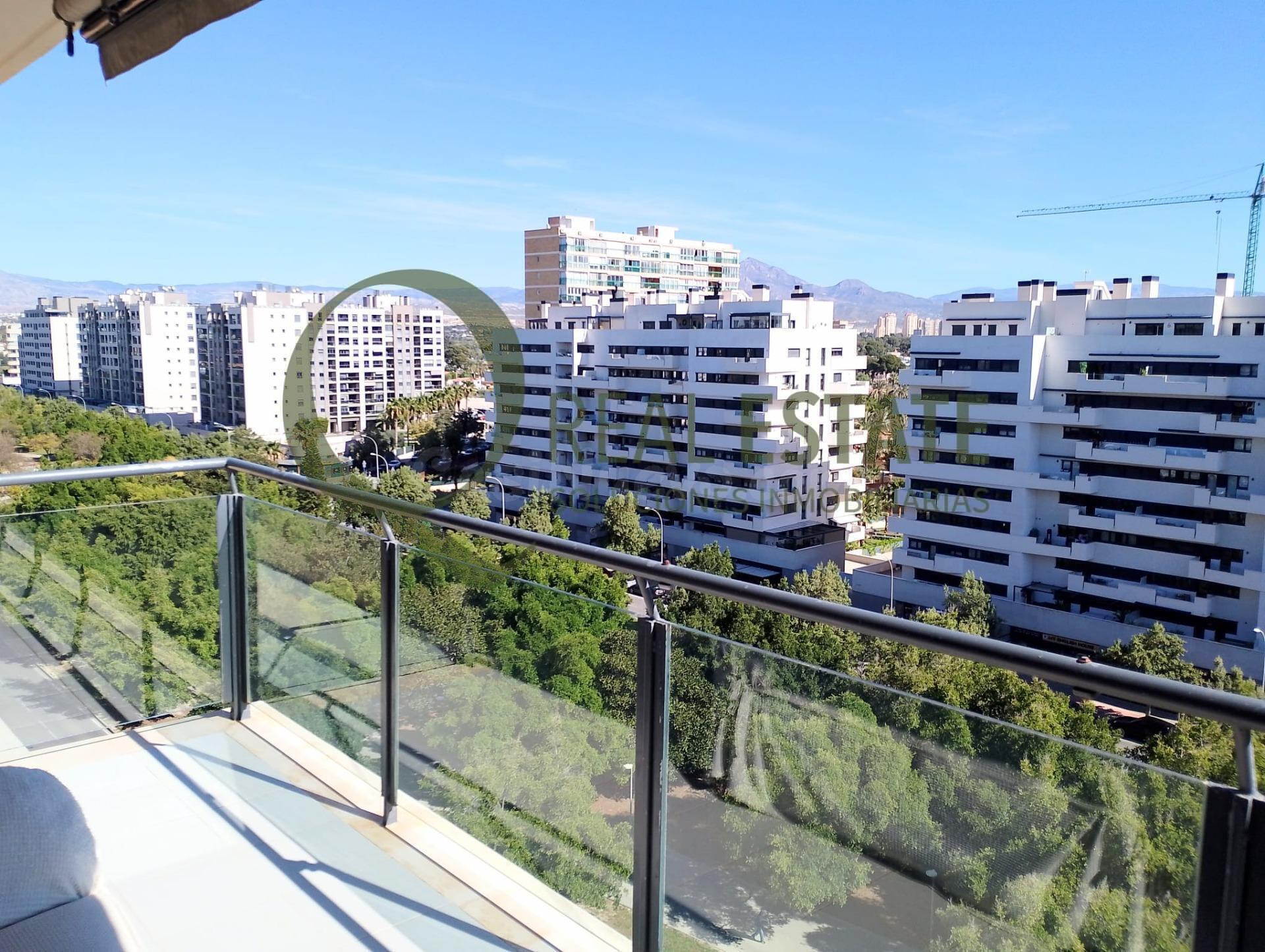 Exclusiva vivienda en PAU 5 con 2 plazas de garaje, a 5 minu - foto 5