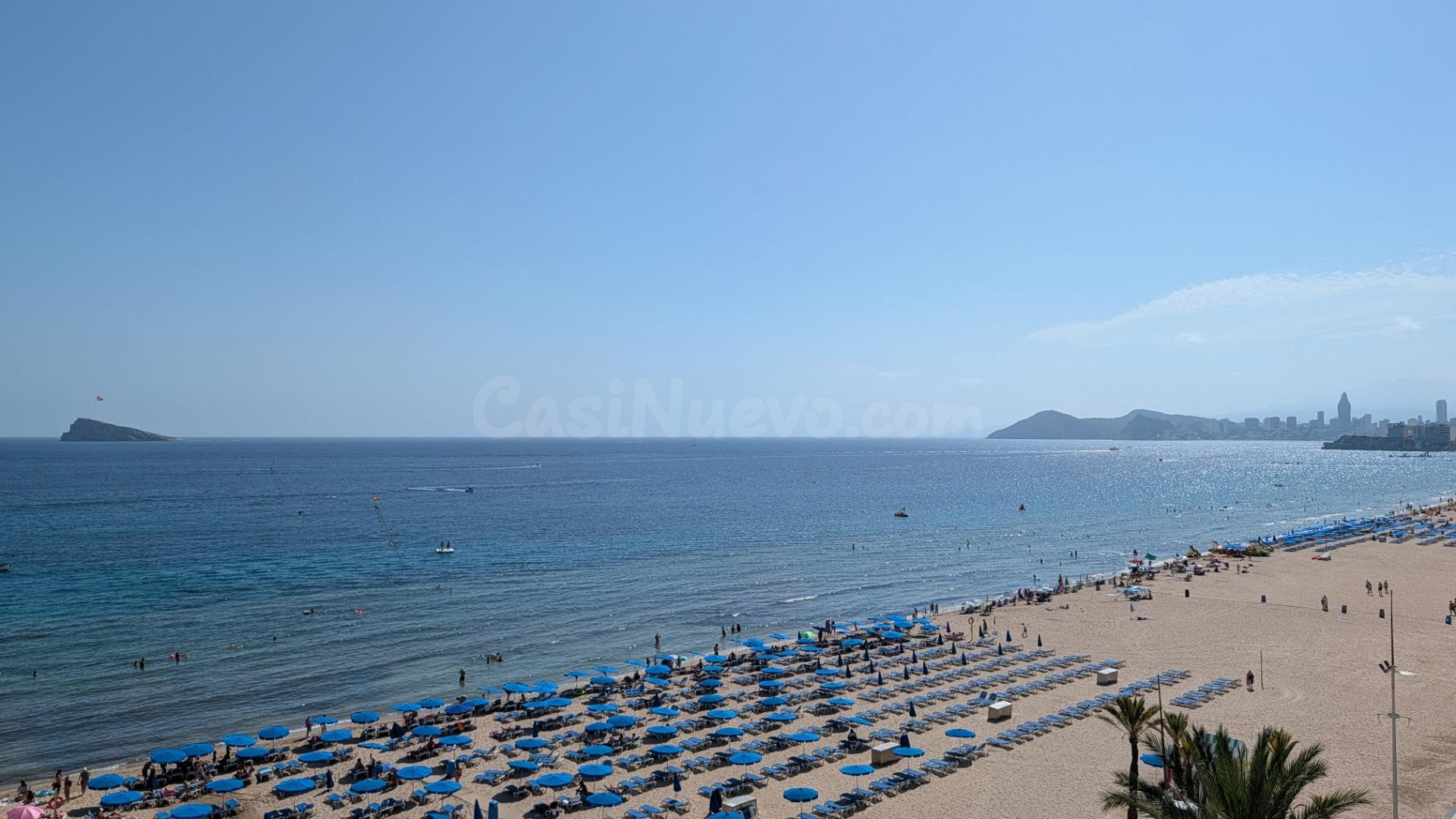 Apartamento de dos habitaciones con garaje en primera linea de Levante Benidorm! www.euroloix.com