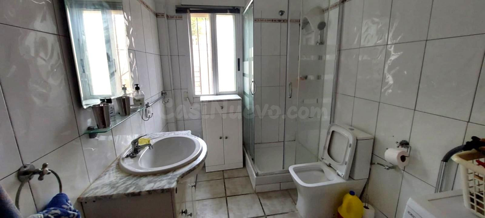 SE VENDE CHALET DE 3 DORMITORIOS CON PISCINA PROPIA EN ORCHE - foto 4