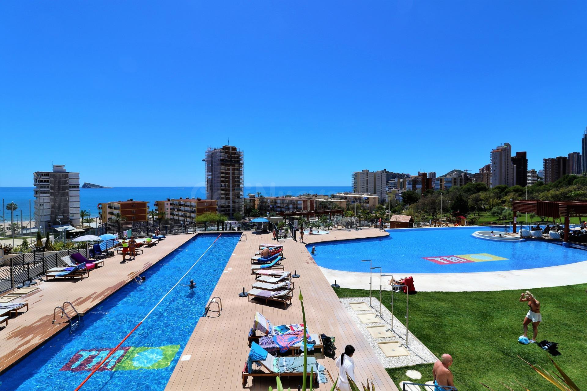 SE VENDE PISO DE 2 DORMITORIOS CON VISTAS AL MAR Y PLAZA DE  - foto 3